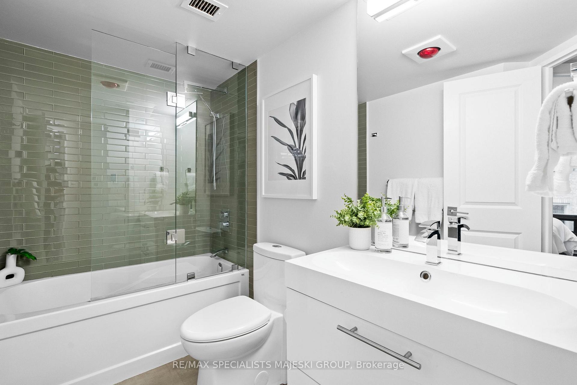Photo 37 of Unit 1005, 30 Wellington Street E, Toronto, Church-Yonge Corridor — HOMEH