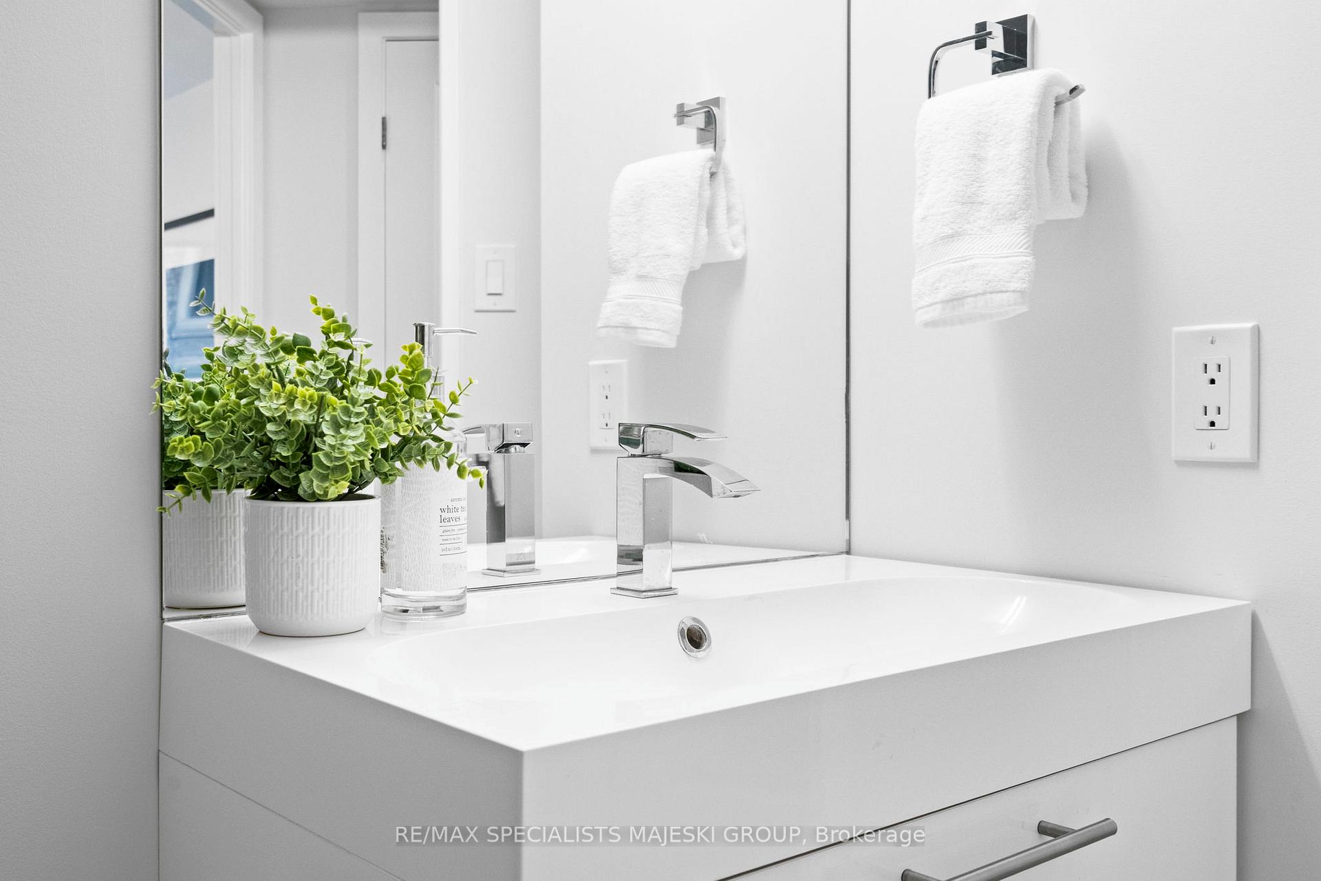 Photo 38 of Unit 1005, 30 Wellington Street E, Toronto, Church-Yonge Corridor — HOMEH