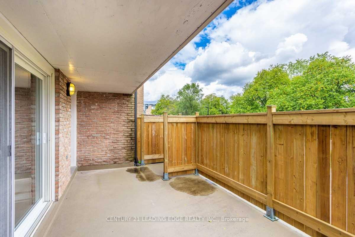Photo 2 of 56 Springfair Avenue, Aurora, Aurora Village — HOMEH