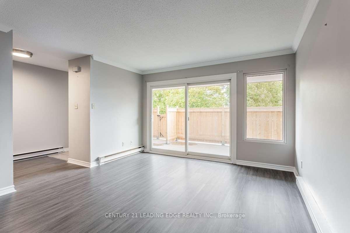 Photo 4 of 56 Springfair Avenue, Aurora, Aurora Village — HOMEH