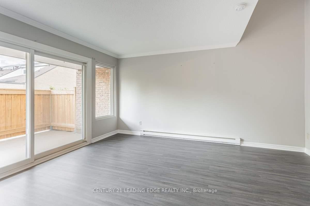 Photo 5 of 56 Springfair Avenue, Aurora, Aurora Village — HOMEH