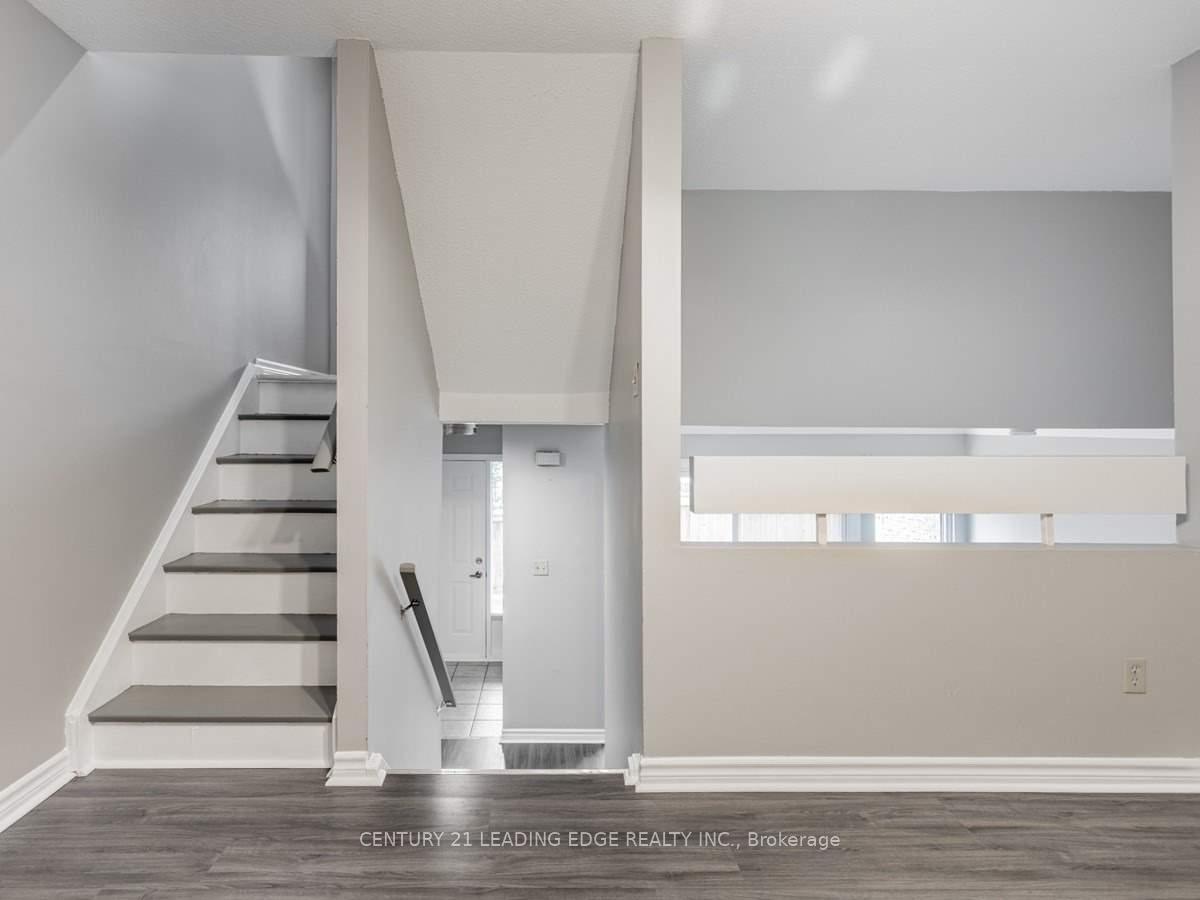 Photo 7 of 56 Springfair Avenue, Aurora, Aurora Village — HOMEH
