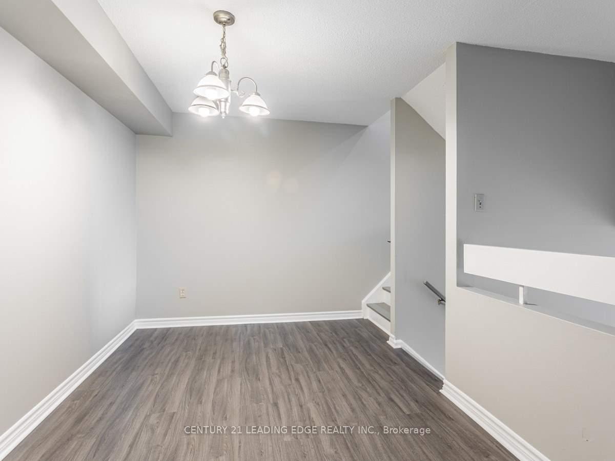 Photo 8 of 56 Springfair Avenue, Aurora, Aurora Village — HOMEH