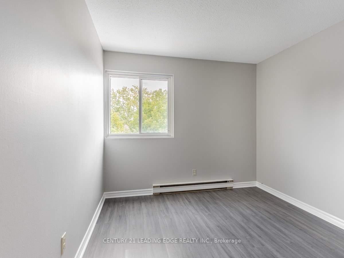 Photo 12 of 56 Springfair Avenue, Aurora, Aurora Village — HOMEH