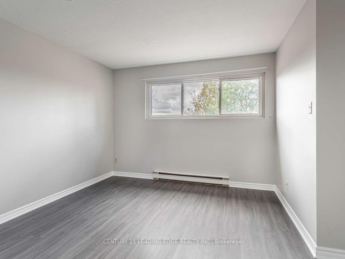Photo 16 of 56 Springfair Avenue, Aurora, Aurora Village — HOMEH