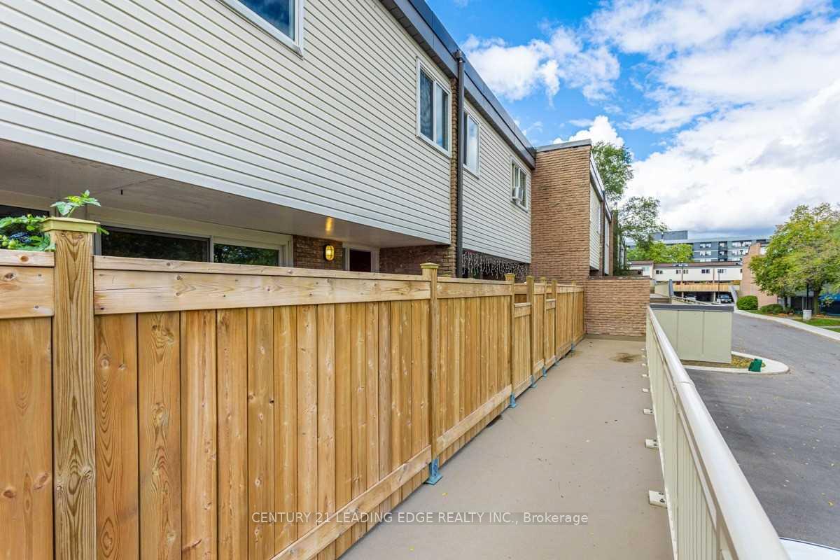 Photo 21 of 56 Springfair Avenue, Aurora, Aurora Village — HOMEH