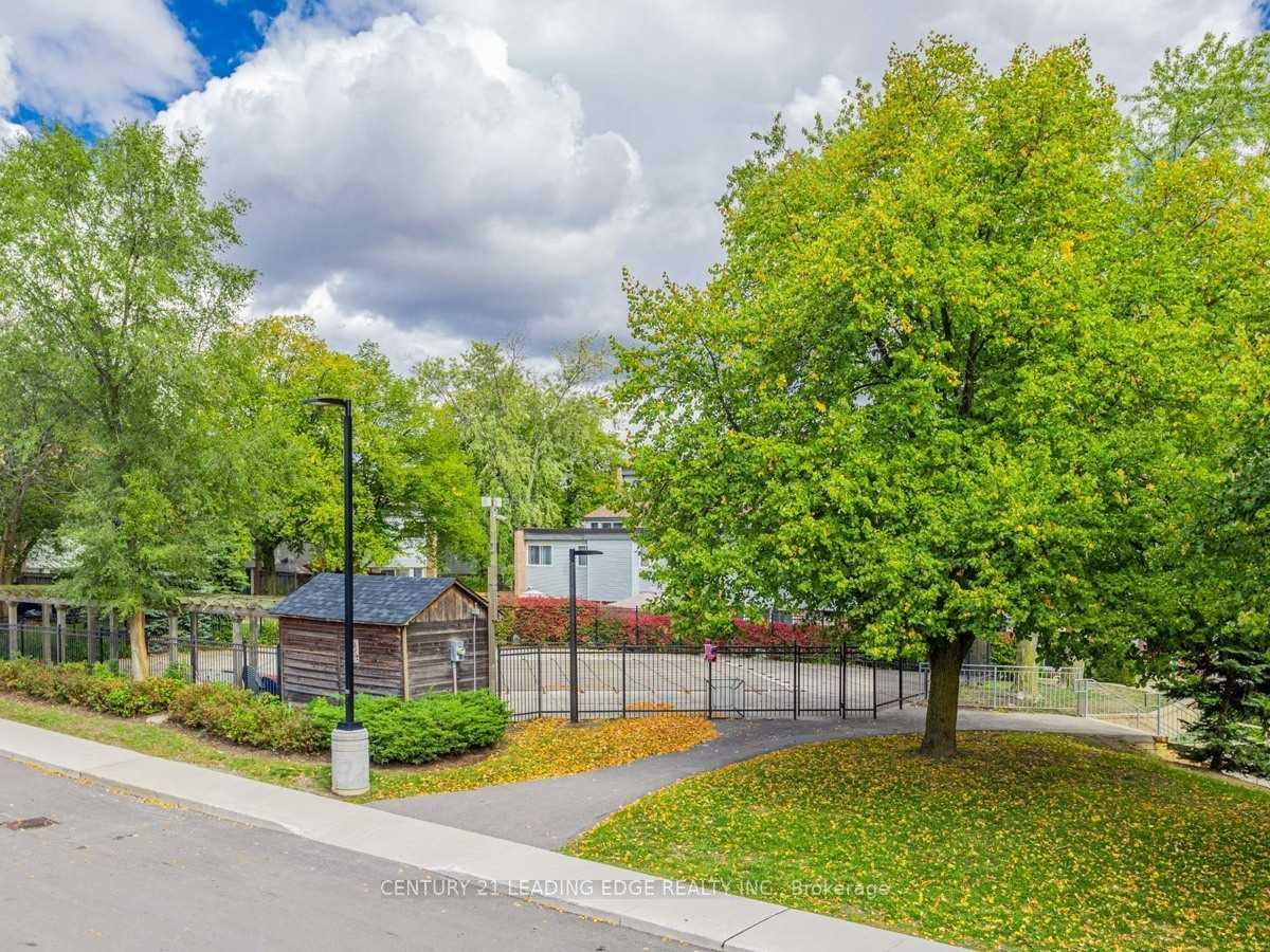 Photo 22 of 56 Springfair Avenue, Aurora, Aurora Village — HOMEH