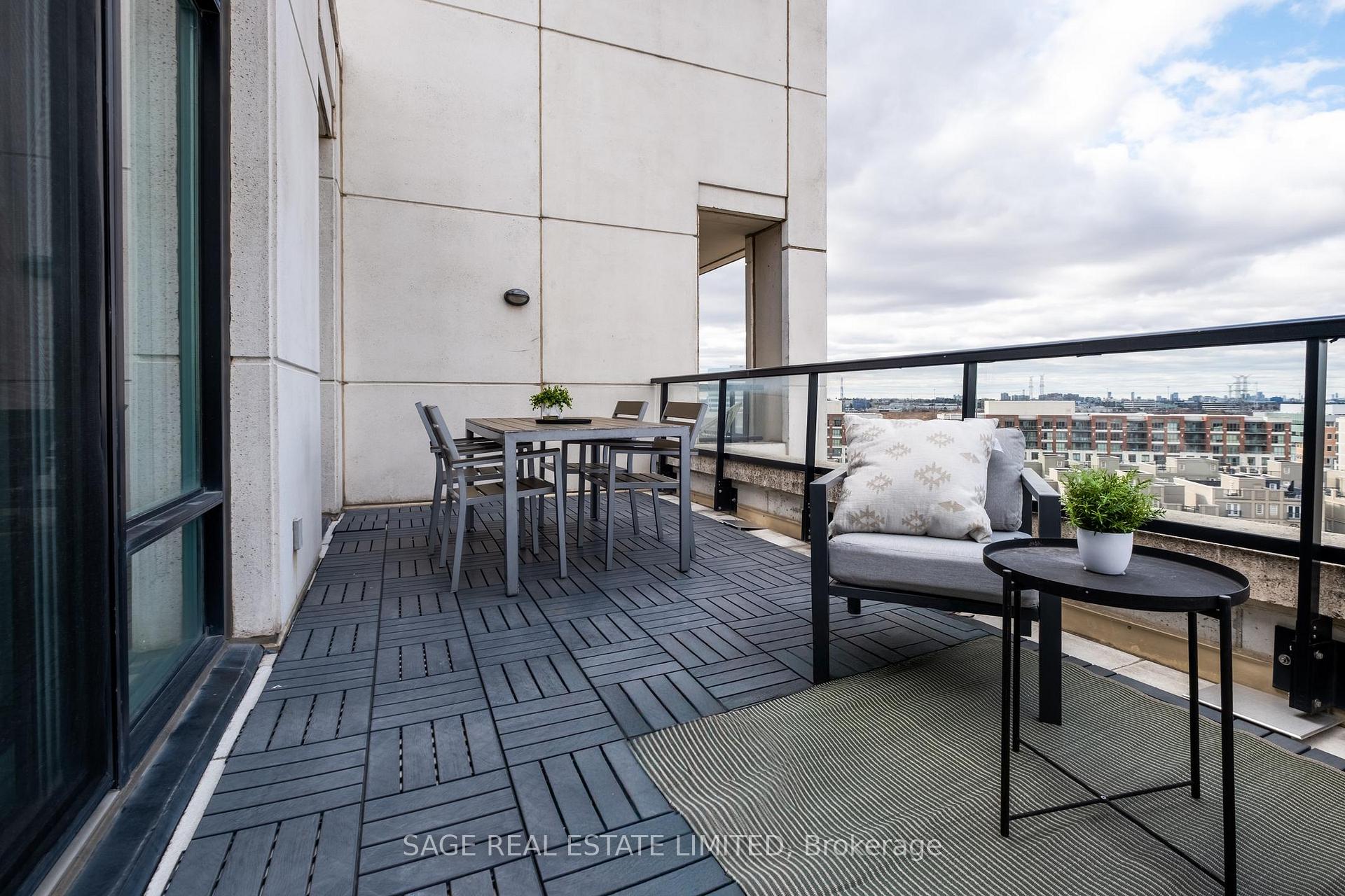 Photo 6 of Unit 1007, 131 Upper Duke Crescent, Markham, Unionville — HOMEH