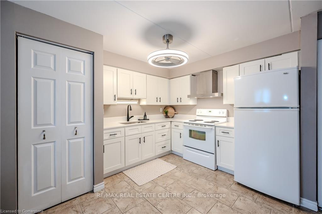 Photo 9 of Unit 3, 323 Northlake Drive, Waterloo — HOMEH