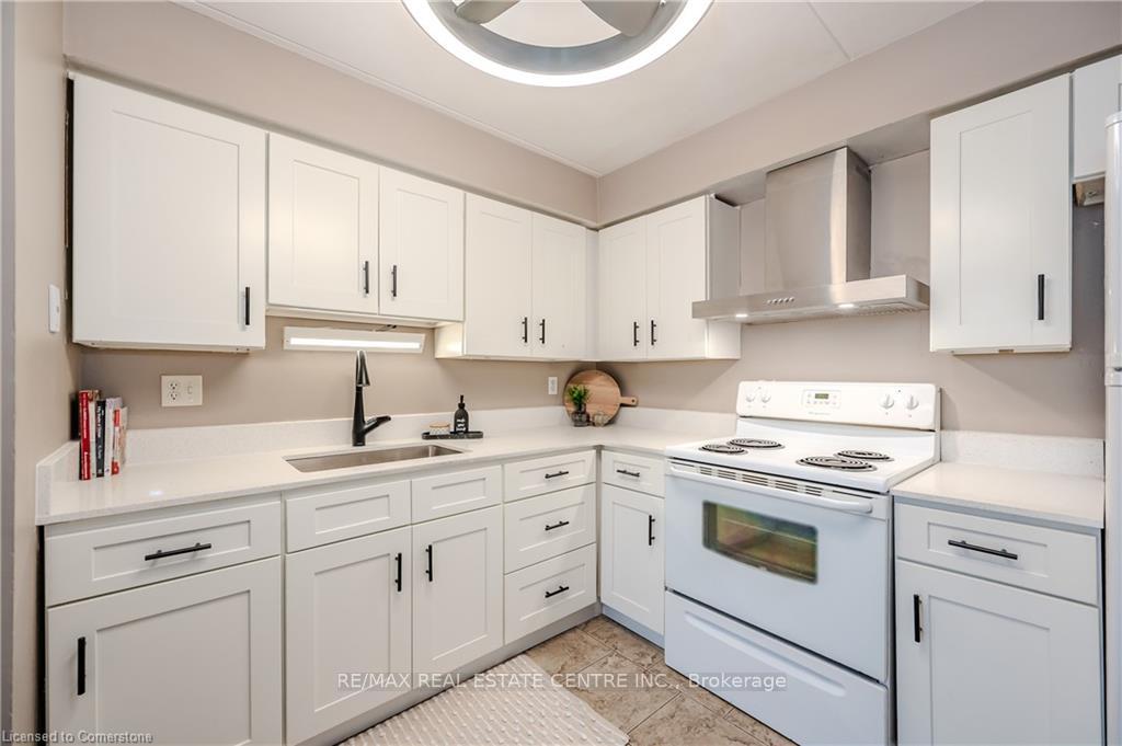 Photo 10 of Unit 3, 323 Northlake Drive, Waterloo — HOMEH