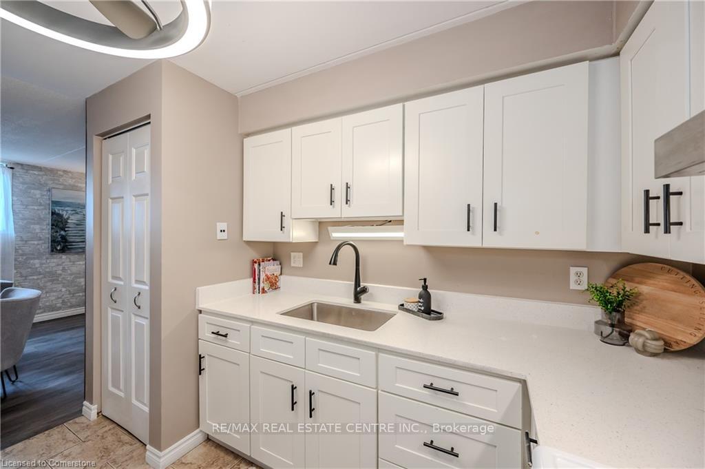 Photo 11 of Unit 3, 323 Northlake Drive, Waterloo — HOMEH
