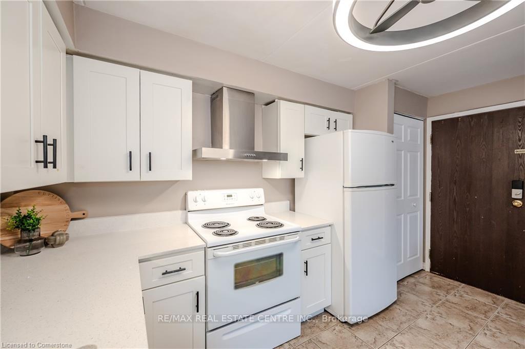 Photo 12 of Unit 3, 323 Northlake Drive, Waterloo — HOMEH