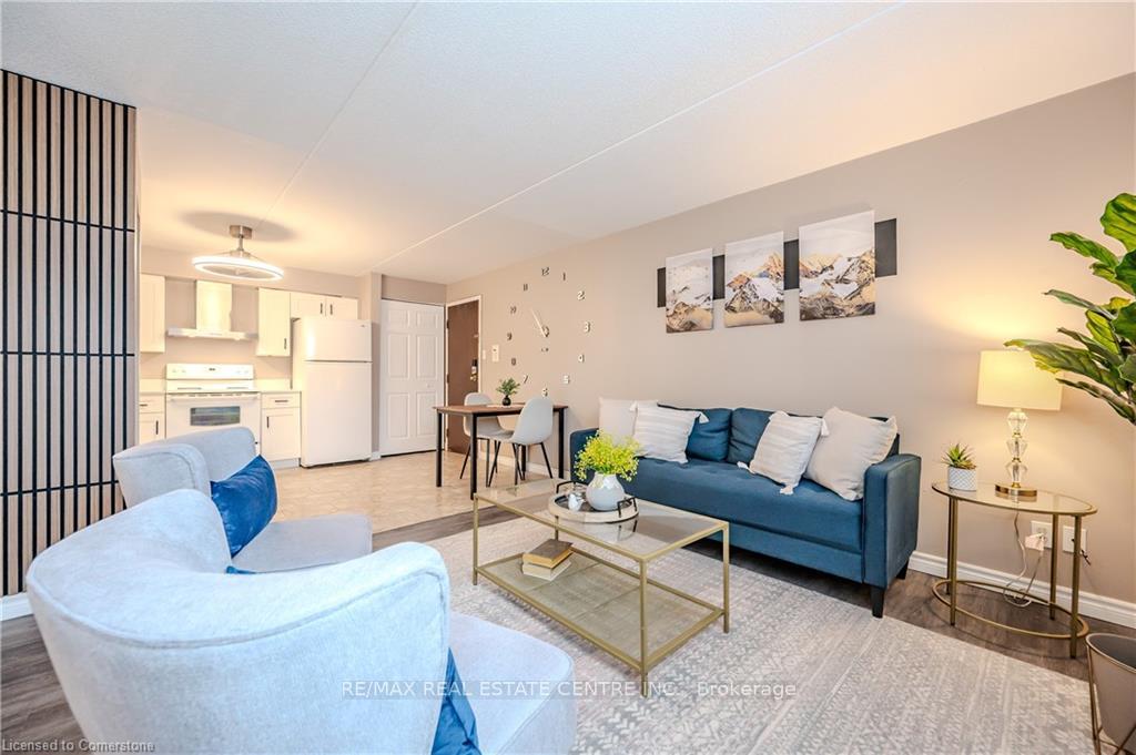 Photo 18 of Unit 3, 323 Northlake Drive, Waterloo — HOMEH