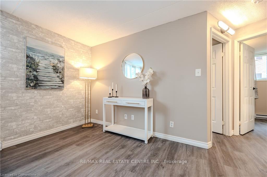 Photo 19 of Unit 3, 323 Northlake Drive, Waterloo — HOMEH