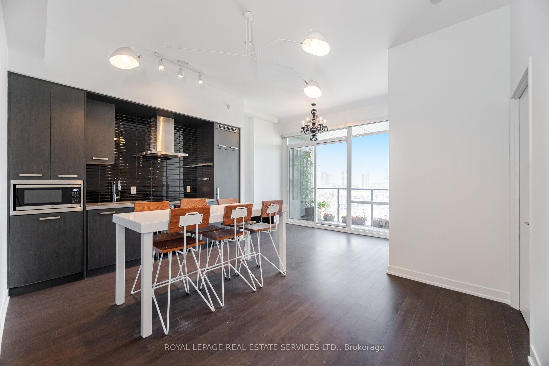 Photo 6 of Unit S1507, 120 Bayview Avenue, Toronto, Waterfront Communities — HOMEH