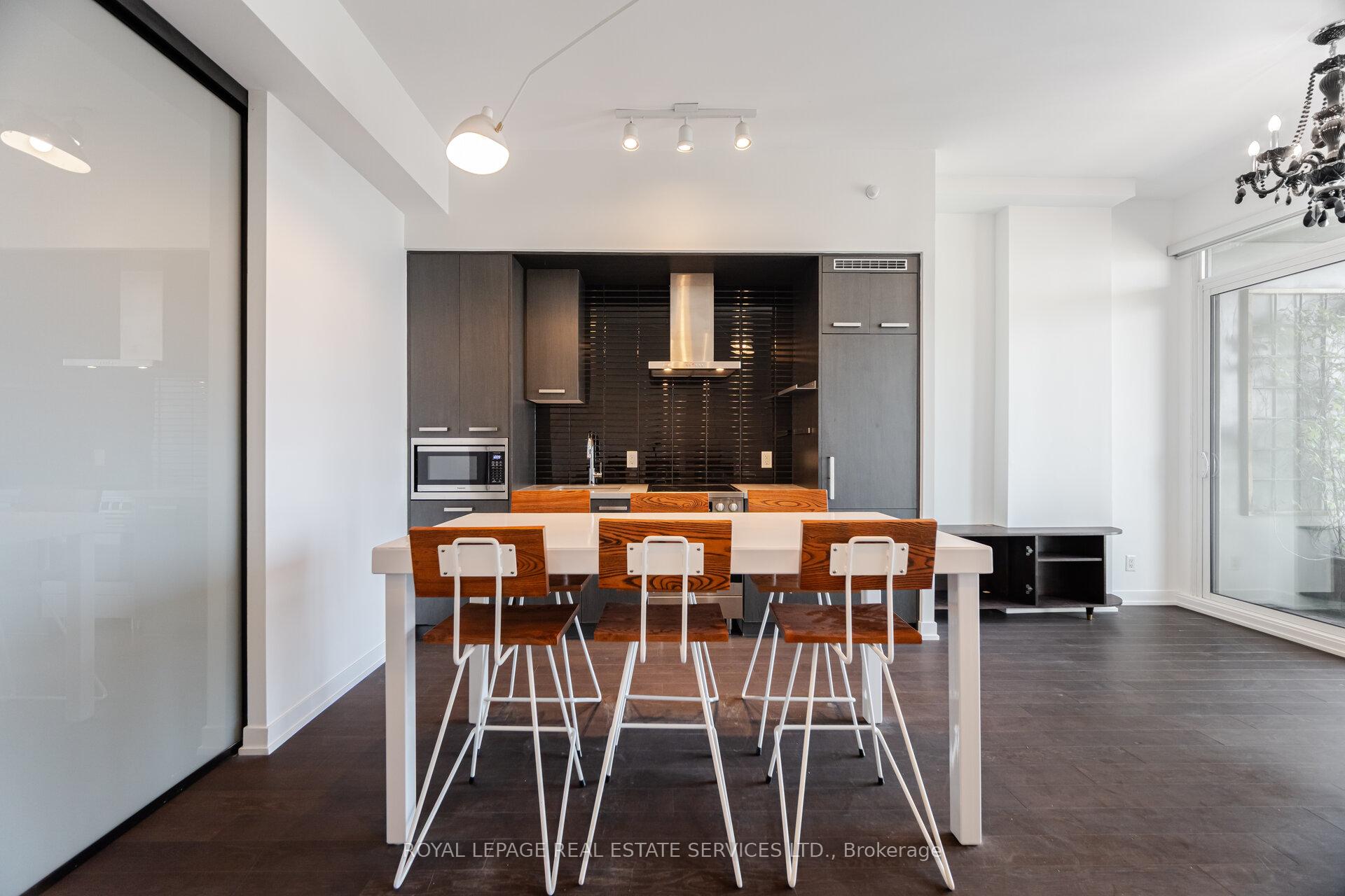 Photo 7 of Unit S1507, 120 Bayview Avenue, Toronto, Waterfront Communities — HOMEH