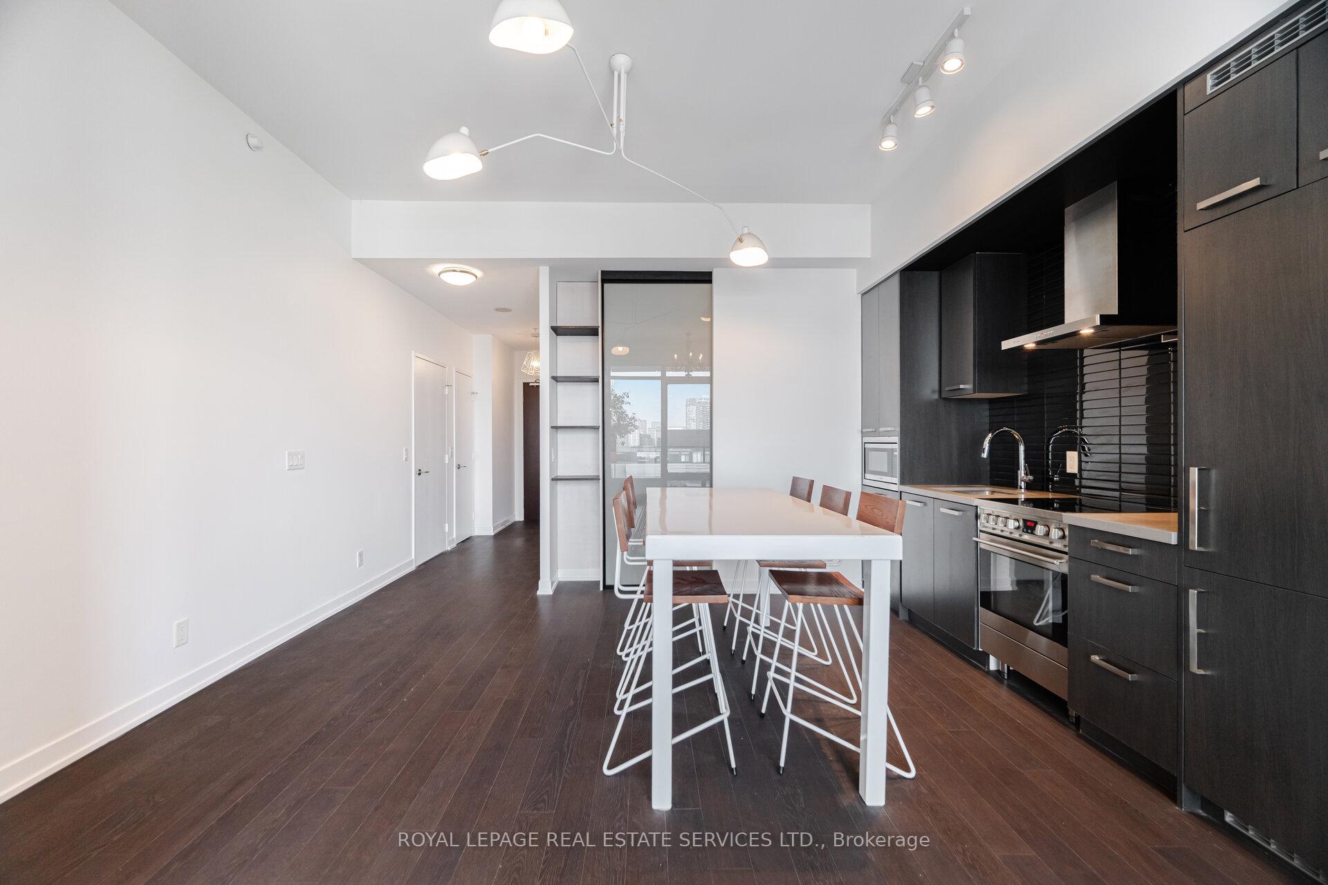 Photo 9 of Unit S1507, 120 Bayview Avenue, Toronto, Waterfront Communities — HOMEH