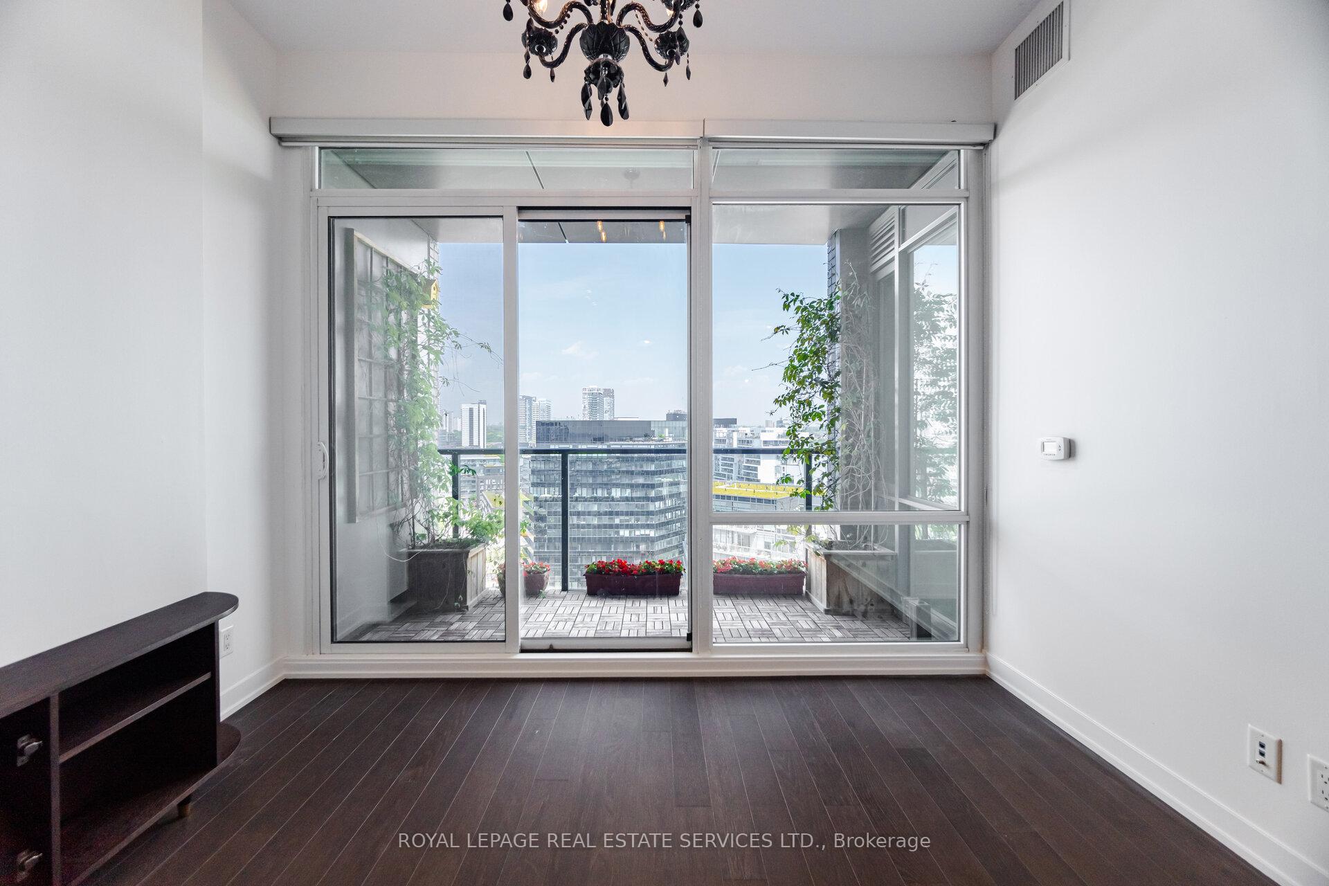 Photo 13 of Unit S1507, 120 Bayview Avenue, Toronto, Waterfront Communities — HOMEH