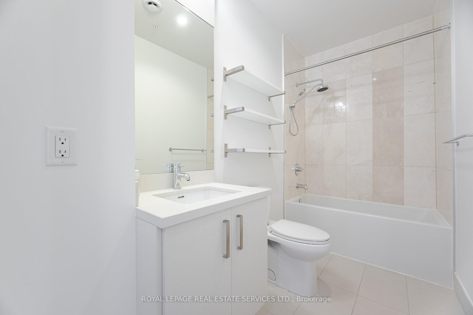 Photo 17 of Unit S1507, 120 Bayview Avenue, Toronto, Waterfront Communities — HOMEH