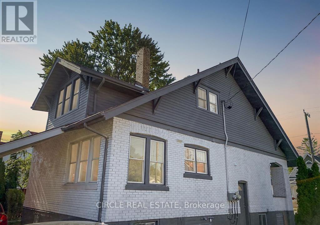 Photo 2 of 273 Queen Street, Chatham-Kent — HOMEH