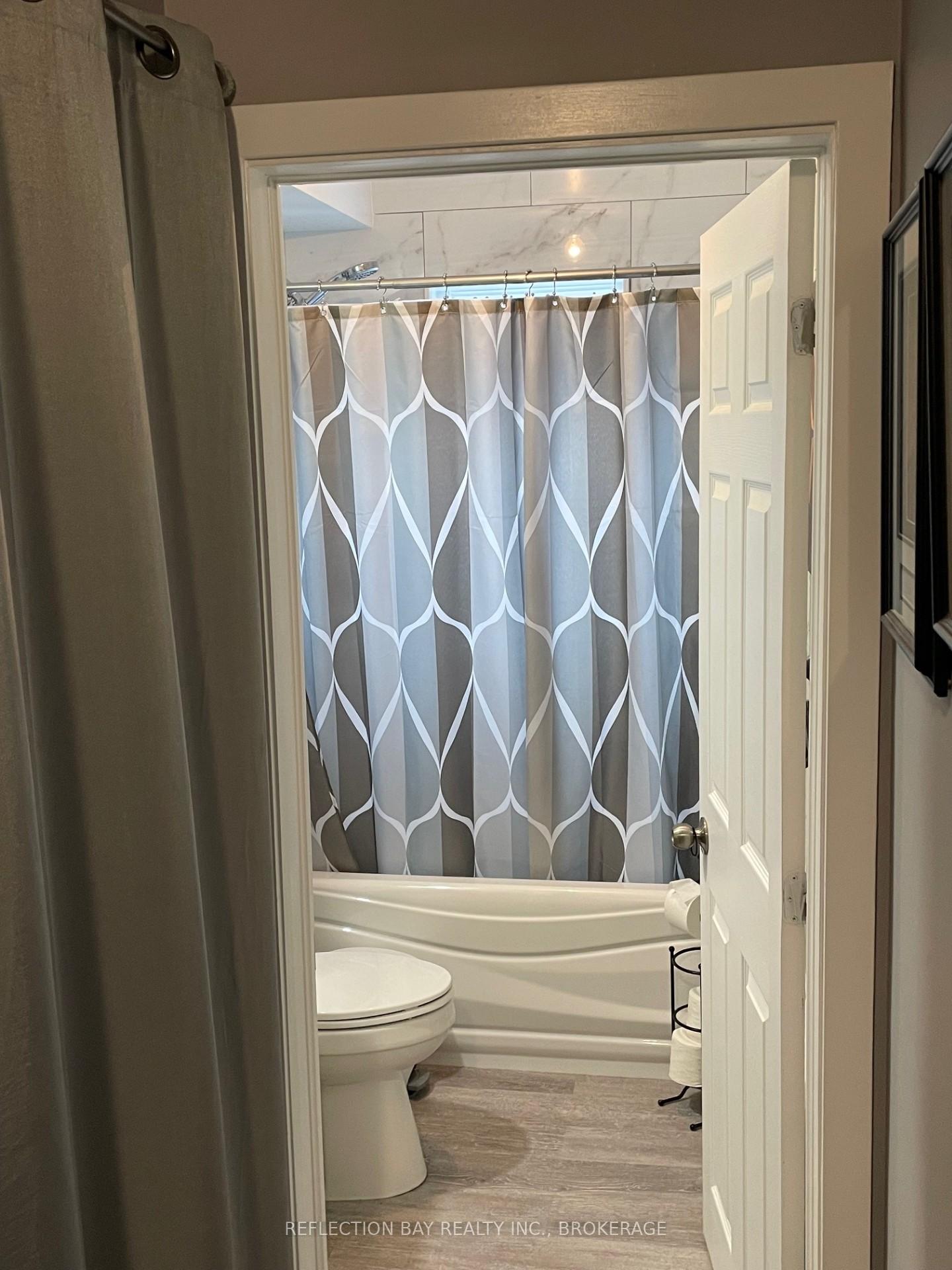 Photo 38 of Unit 8, 5 Applewood Avenue, Hamilton, Stoney Creek — HOMEH