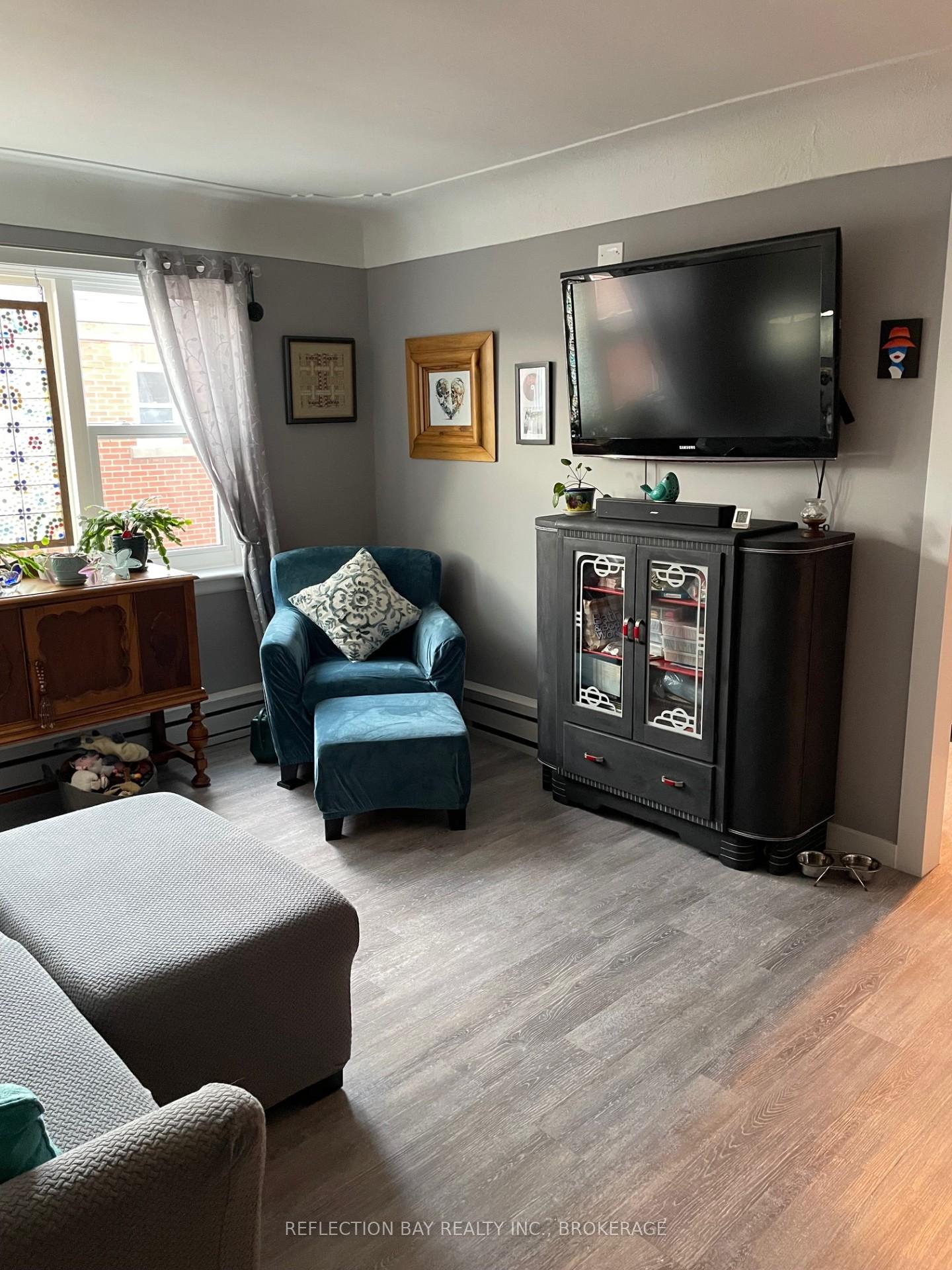 Photo 8 of Unit 8, 5 Applewood Avenue, Hamilton, Stoney Creek — HOMEH