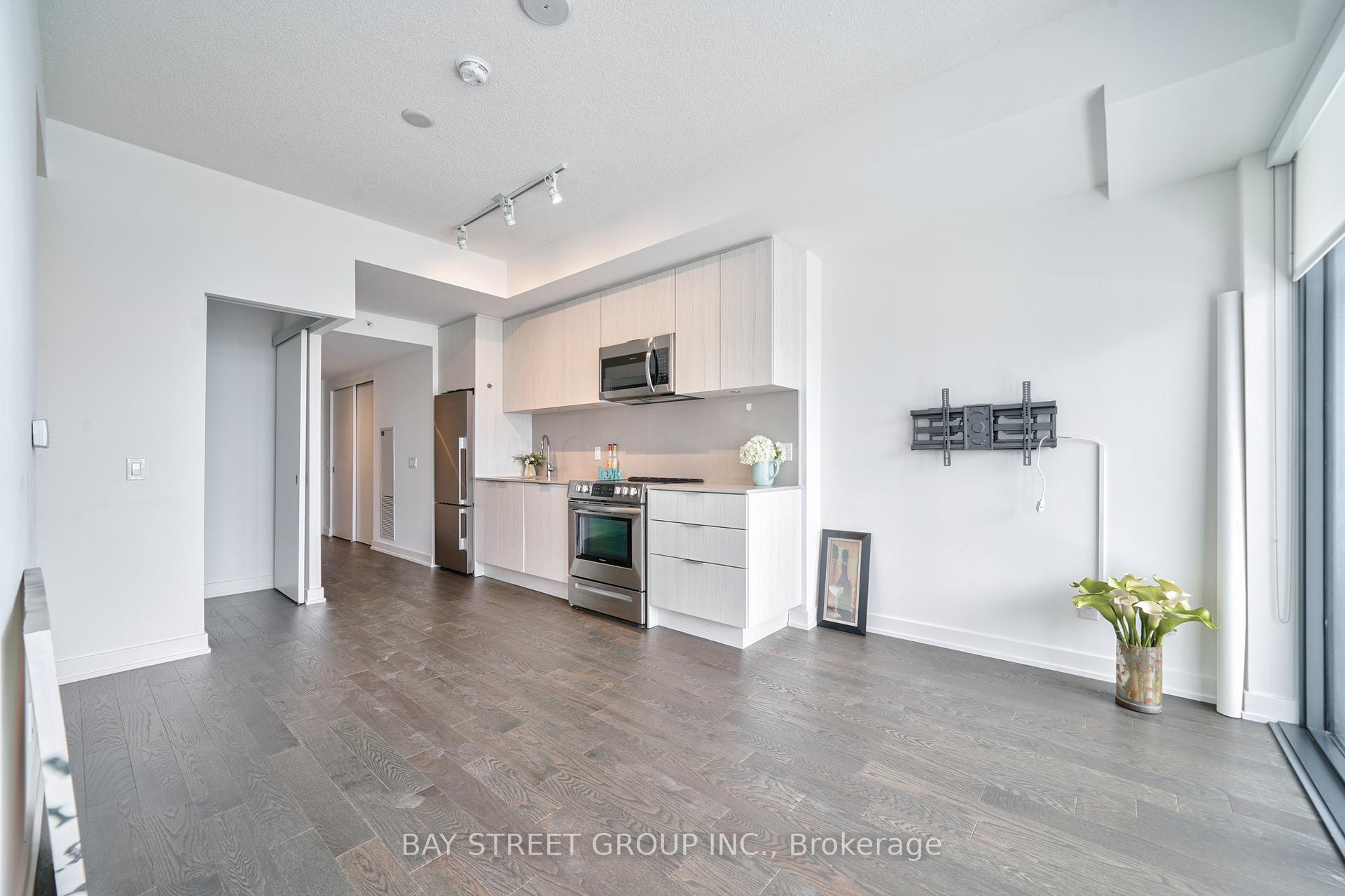 Photo 7 of Unit 3204, 25 Richmond Street E, Toronto, Church-Yonge Corridor — HOMEH