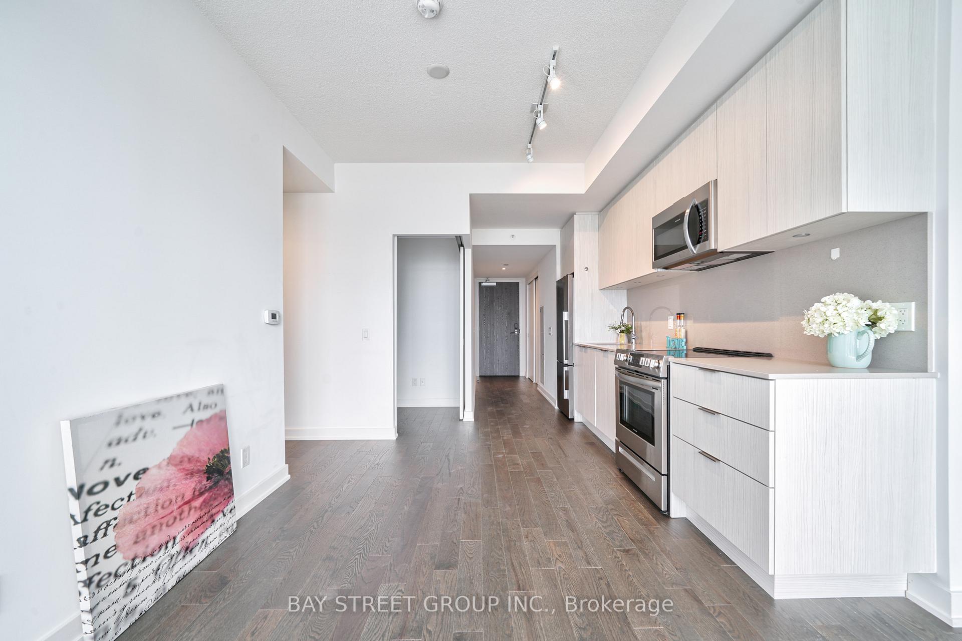 Photo 8 of Unit 3204, 25 Richmond Street E, Toronto, Church-Yonge Corridor — HOMEH