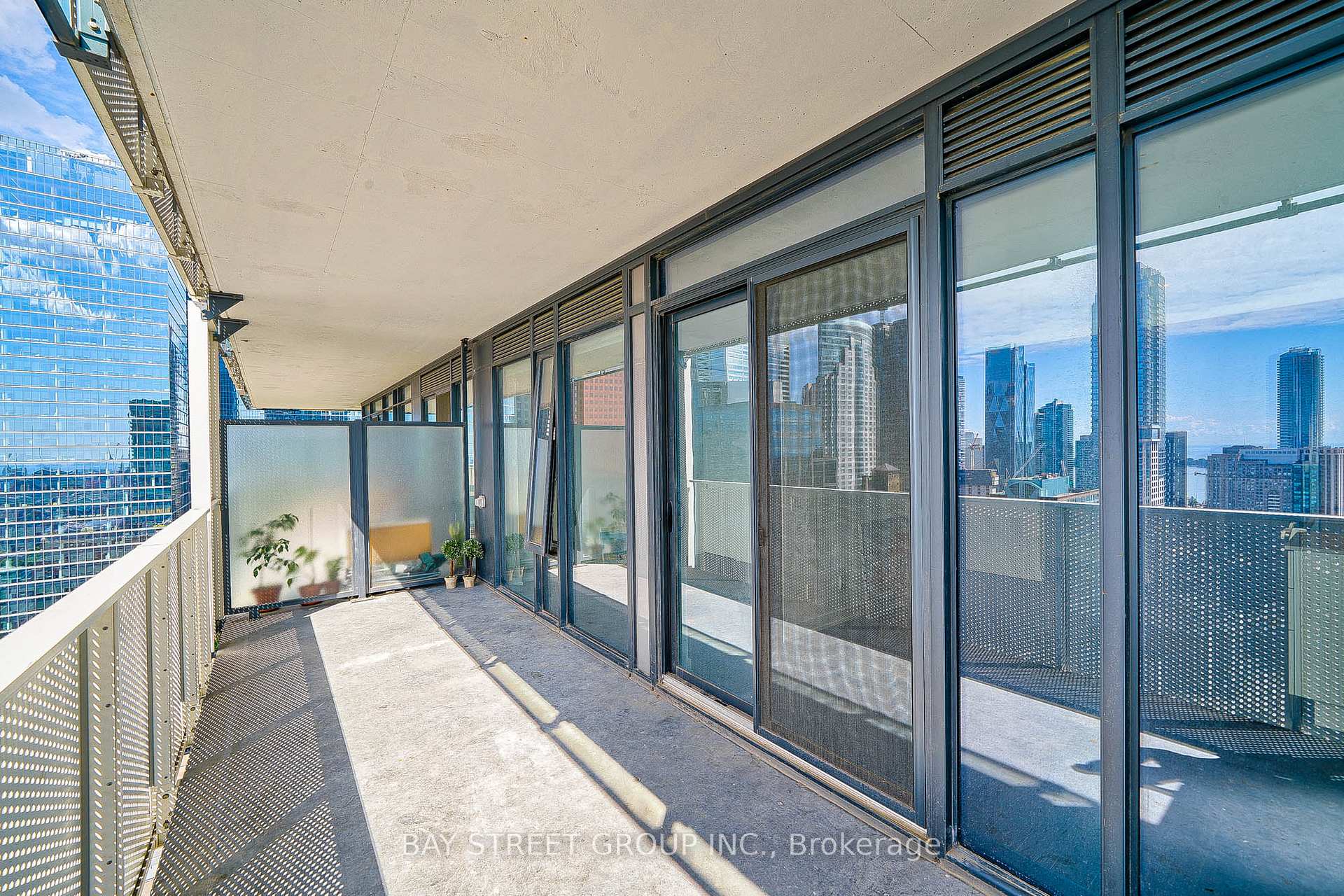 Photo 31 of Unit 3204, 25 Richmond Street E, Toronto, Church-Yonge Corridor — HOMEH