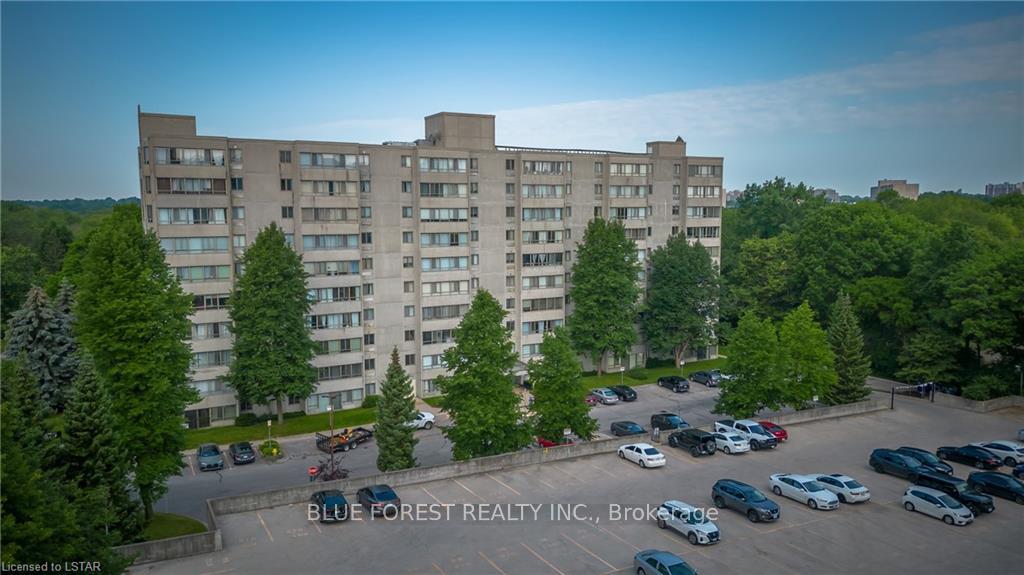 Front of Unit 510, 570 Proudfoot Lane