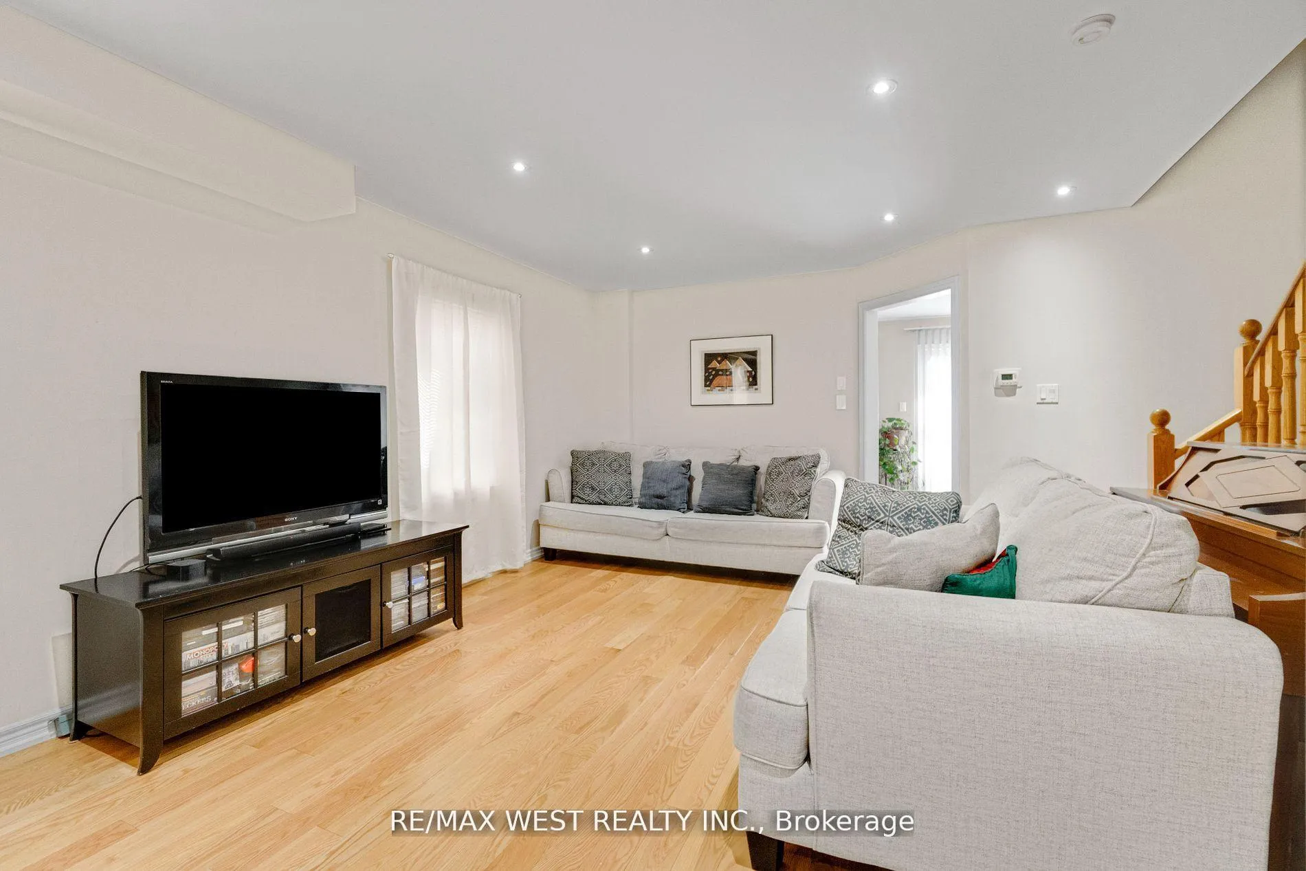 Photo 7 of 35 Rotunda Street, Brampton, Fletcher's Creek Village — HOMEH