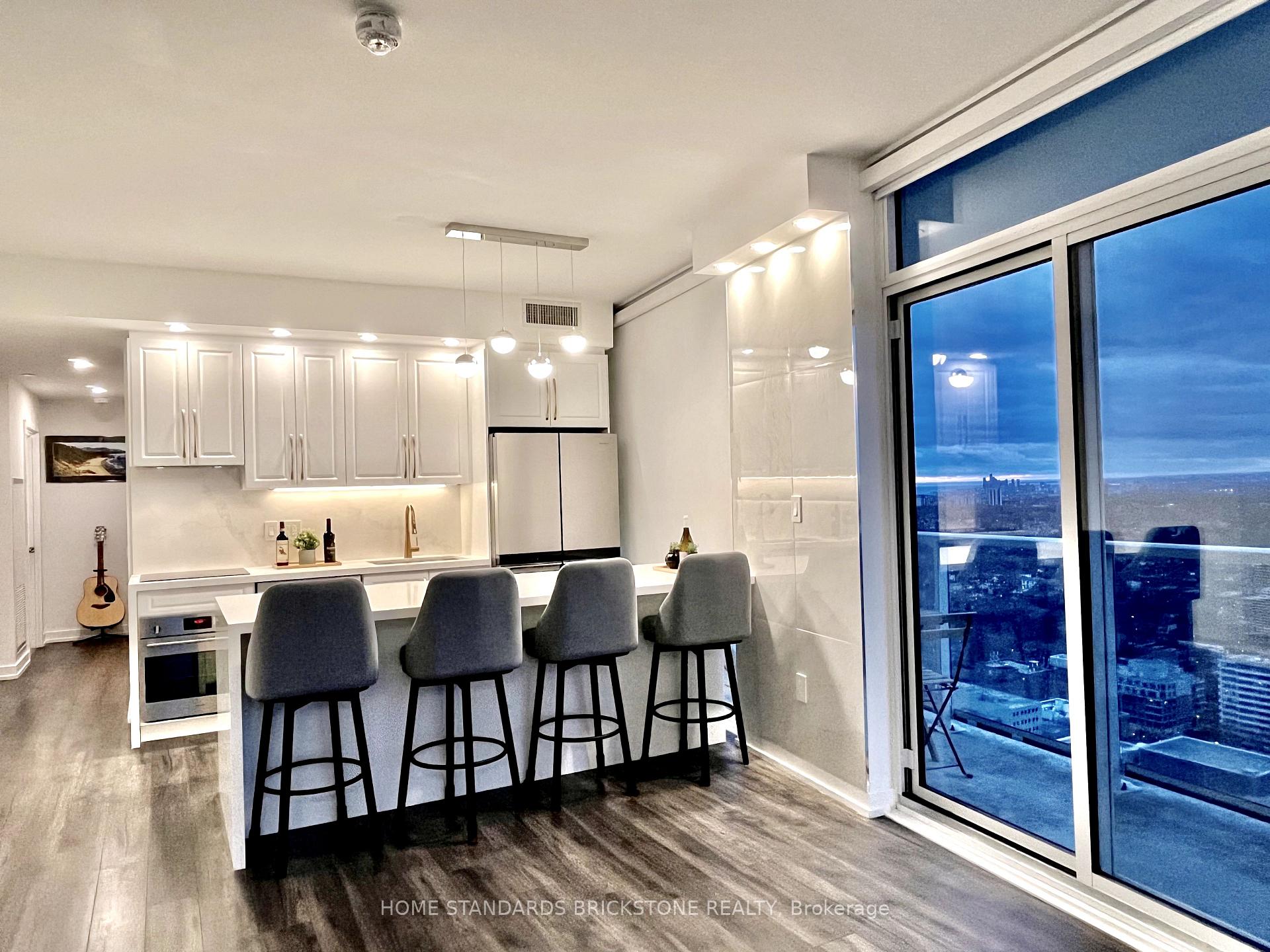 Front of Unit 3004, 33 Helendale Avenue
