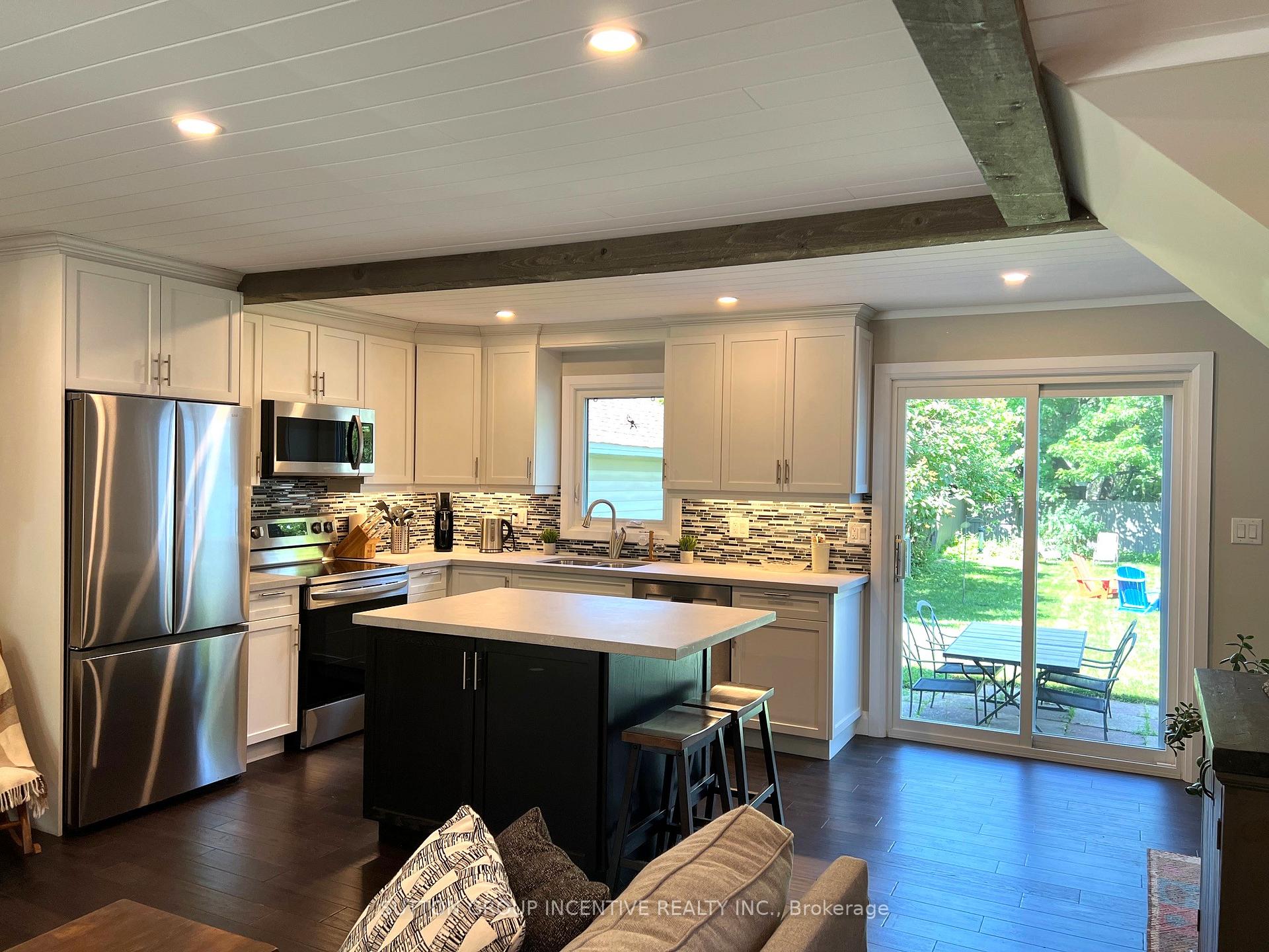 Photo 14 of 77 Drury Lane, Barrie, Wellington — HOMEH