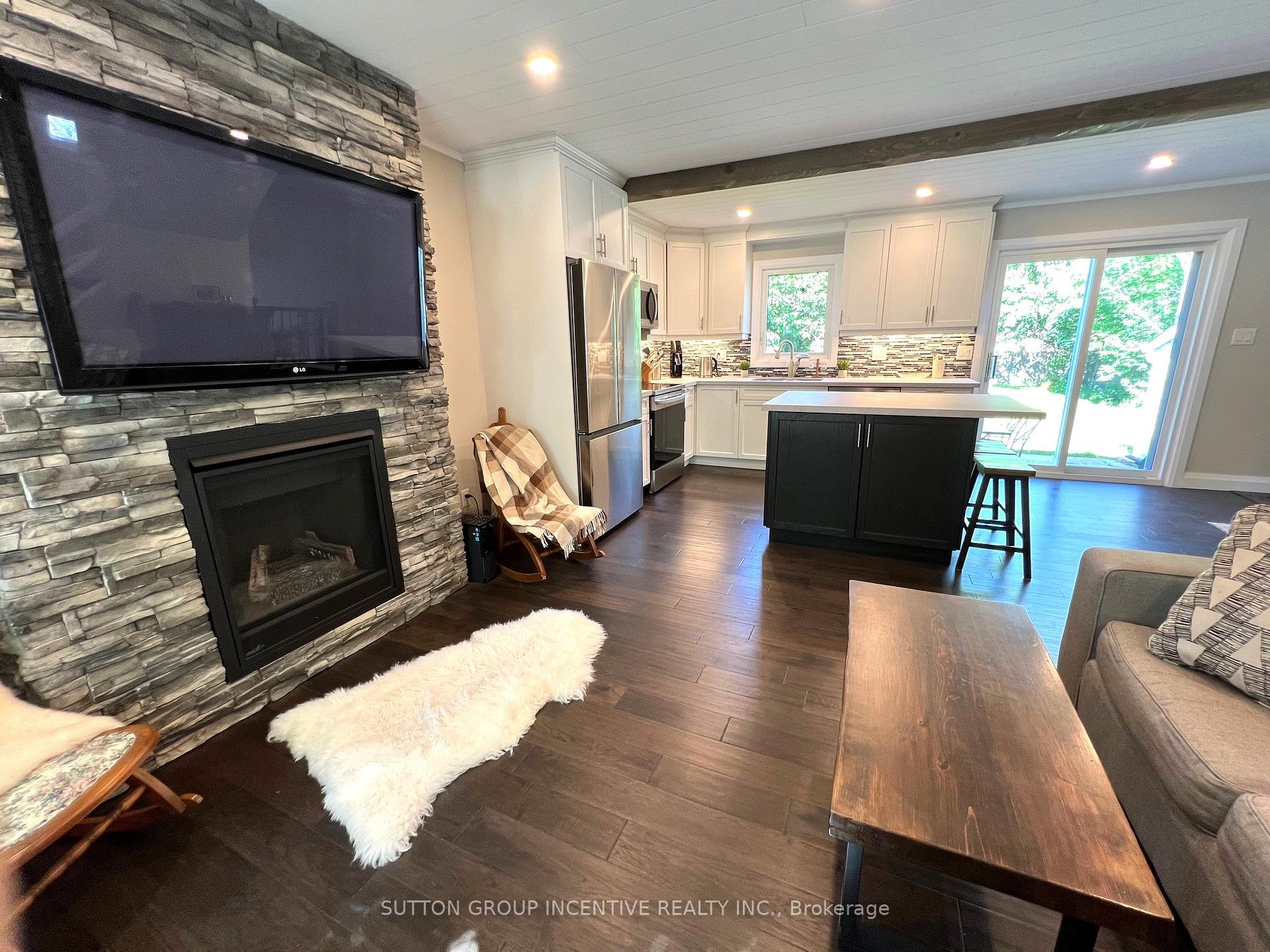 Photo 17 of 77 Drury Lane, Barrie, Wellington — HOMEH