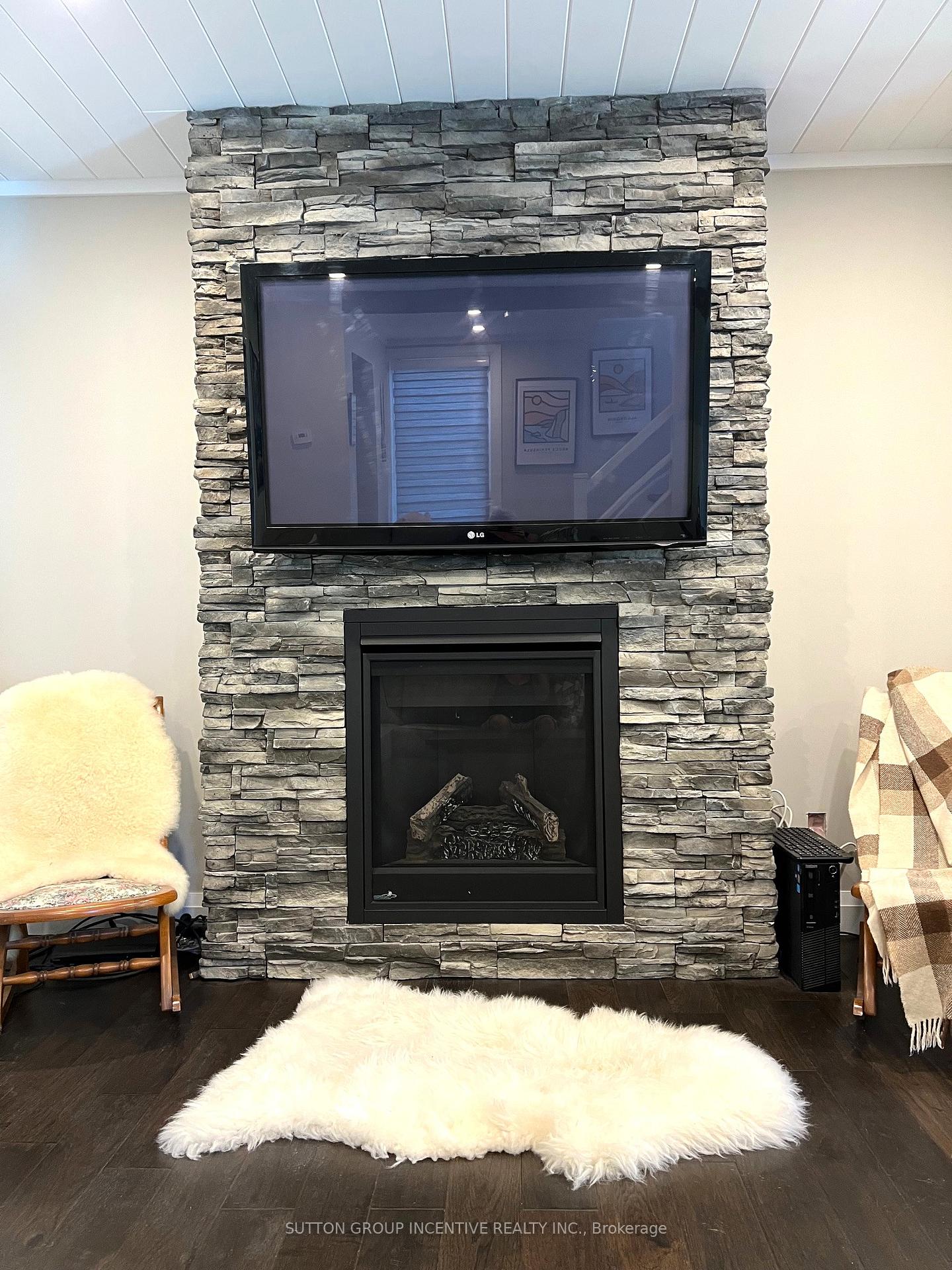 Photo 19 of 77 Drury Lane, Barrie, Wellington — HOMEH