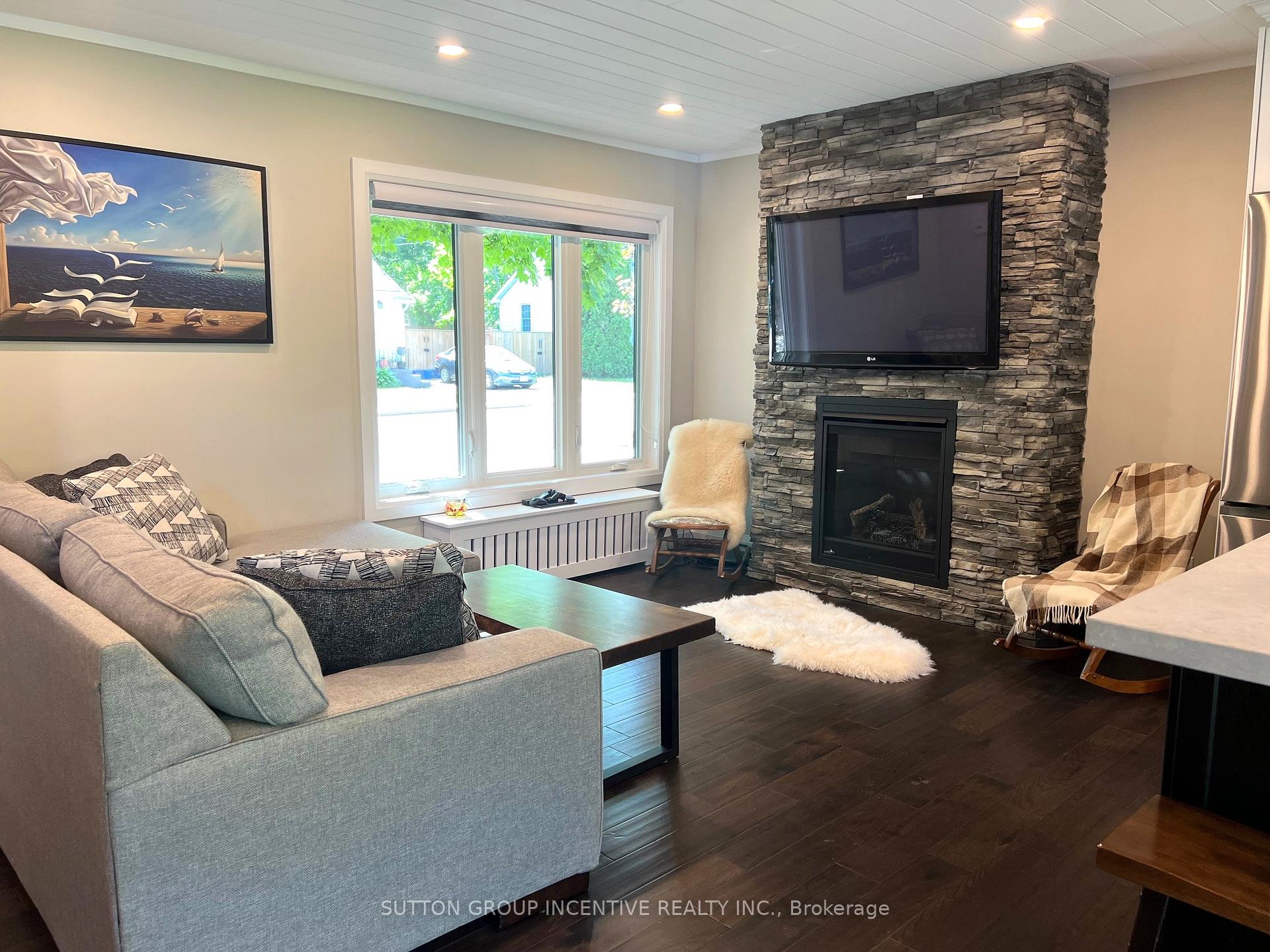 Photo 20 of 77 Drury Lane, Barrie, Wellington — HOMEH