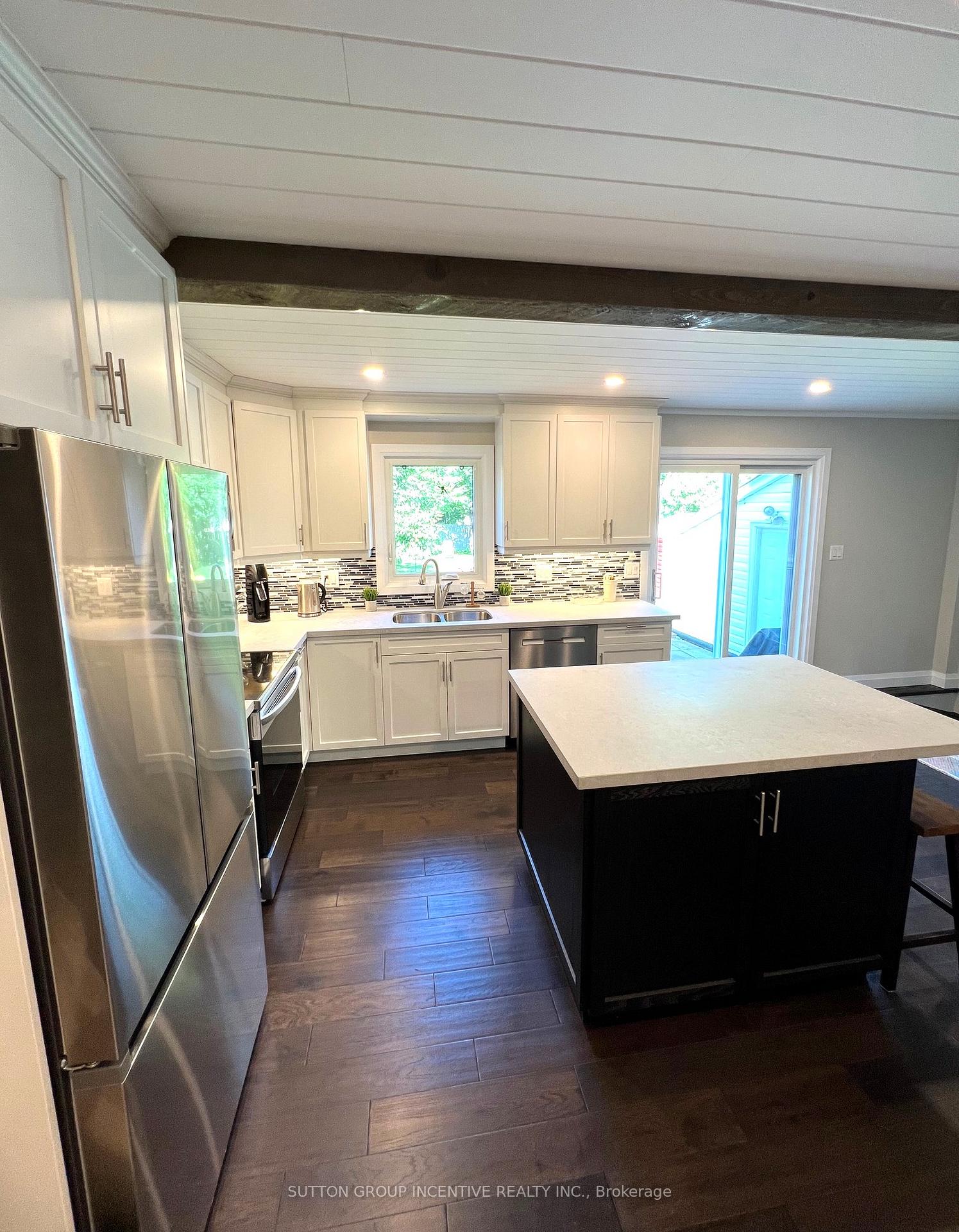 Photo 21 of 77 Drury Lane, Barrie, Wellington — HOMEH