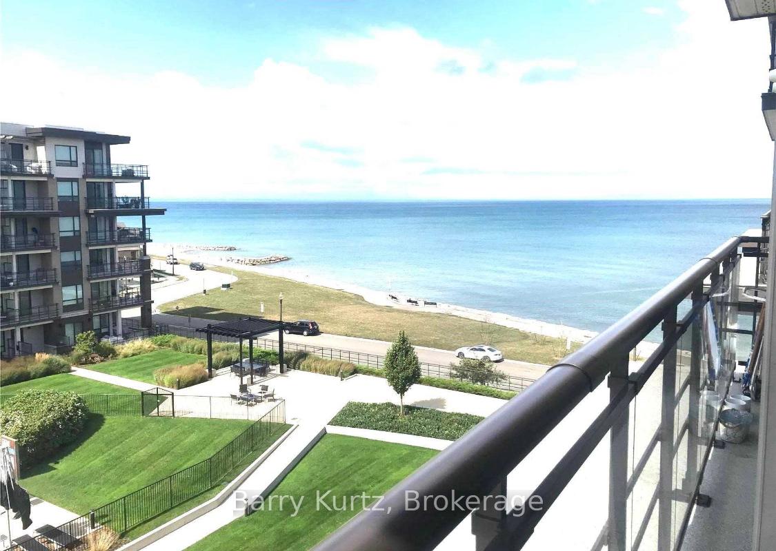 Front of Unit 518, 10 Esplanade Lane W