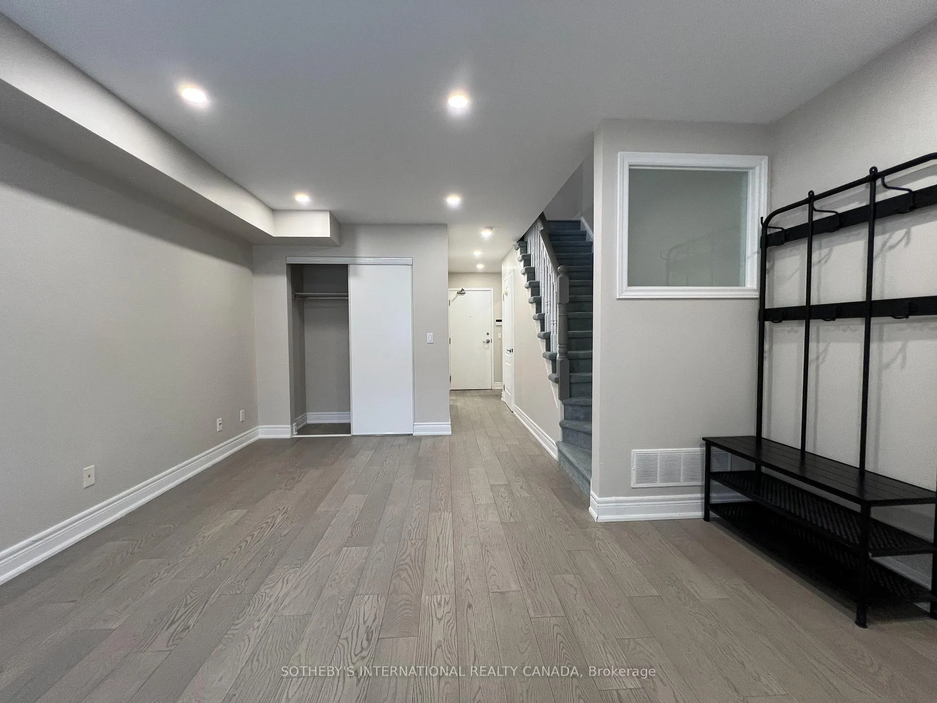 Photo 2 of 70 Suncrest Boulevard, Markham, Commerce Valley — HOMEH
