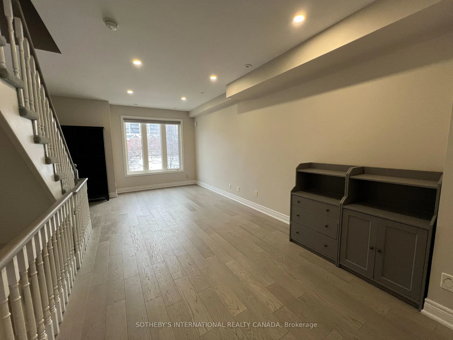 Photo 3 of 70 Suncrest Boulevard, Markham, Commerce Valley — HOMEH