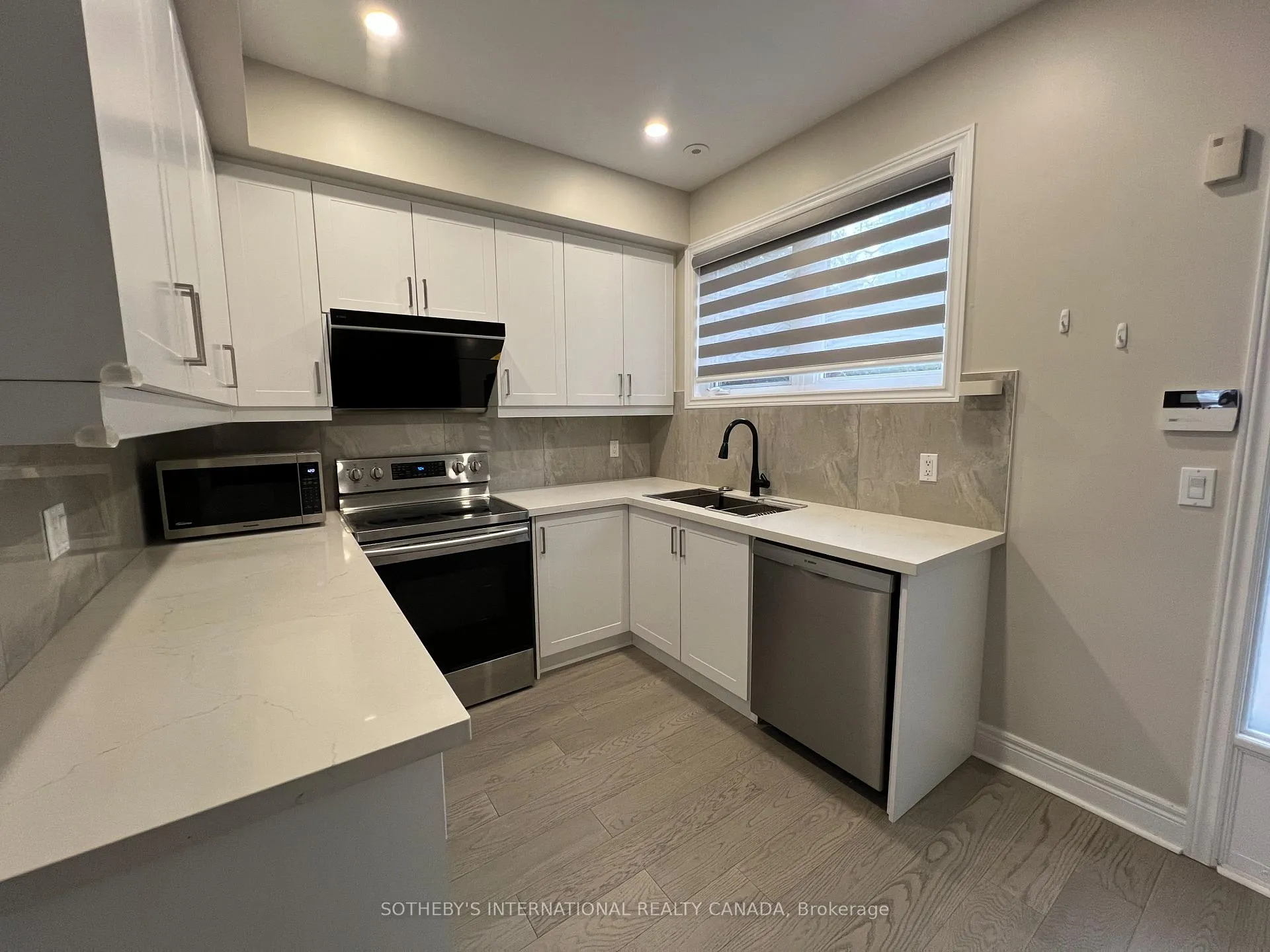 Photo 7 of 70 Suncrest Boulevard, Markham, Commerce Valley — HOMEH