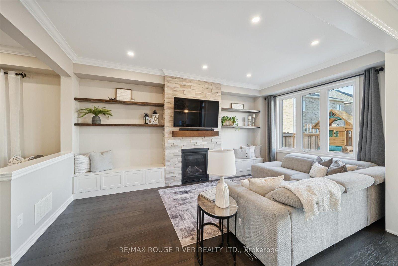Photo 10 of 212 Ronald Hooper Avenue, Clarington, Bowmanville — HOMEH