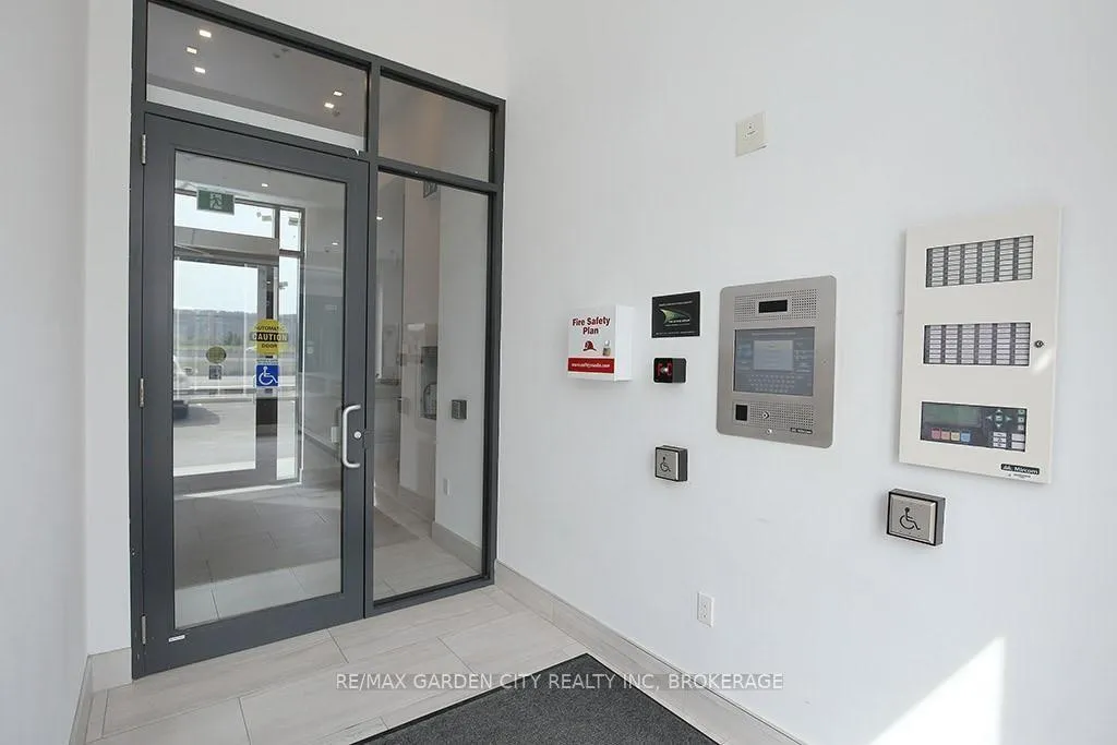 Photo 6 of Unit 304, 560 North Service Road, Grimsby, Grimsby Beach — HOMEH