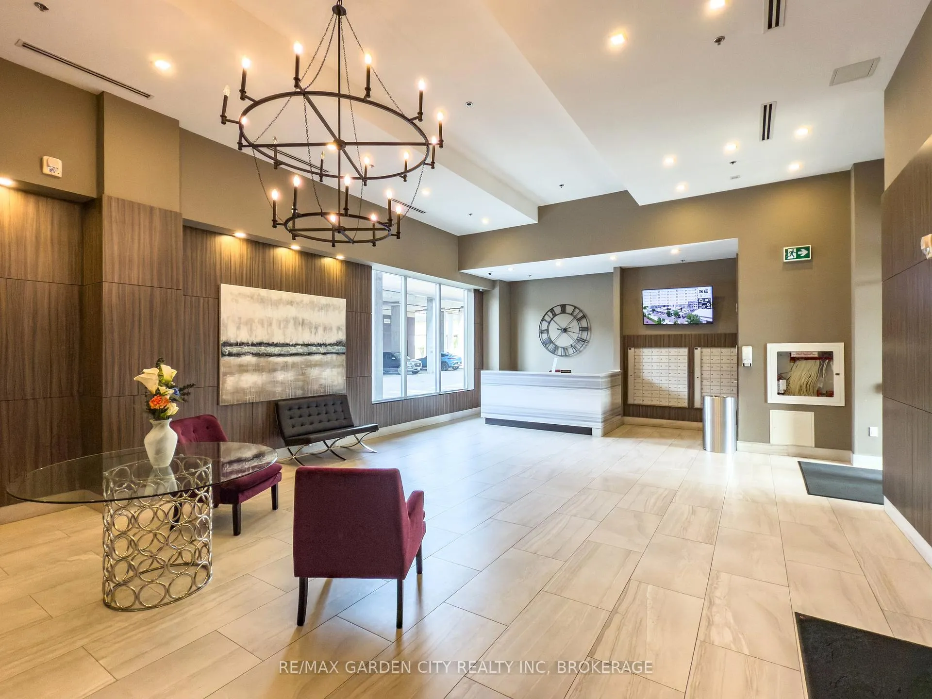 Photo 7 of Unit 304, 560 North Service Road, Grimsby, Grimsby Beach — HOMEH