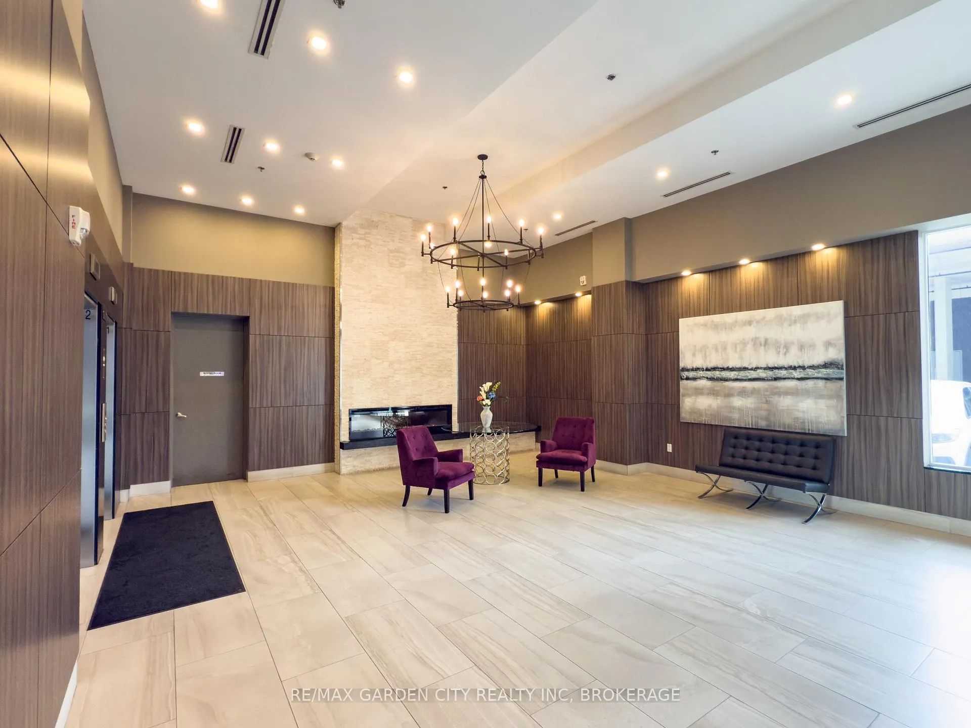Photo 8 of Unit 304, 560 North Service Road, Grimsby, Grimsby Beach — HOMEH