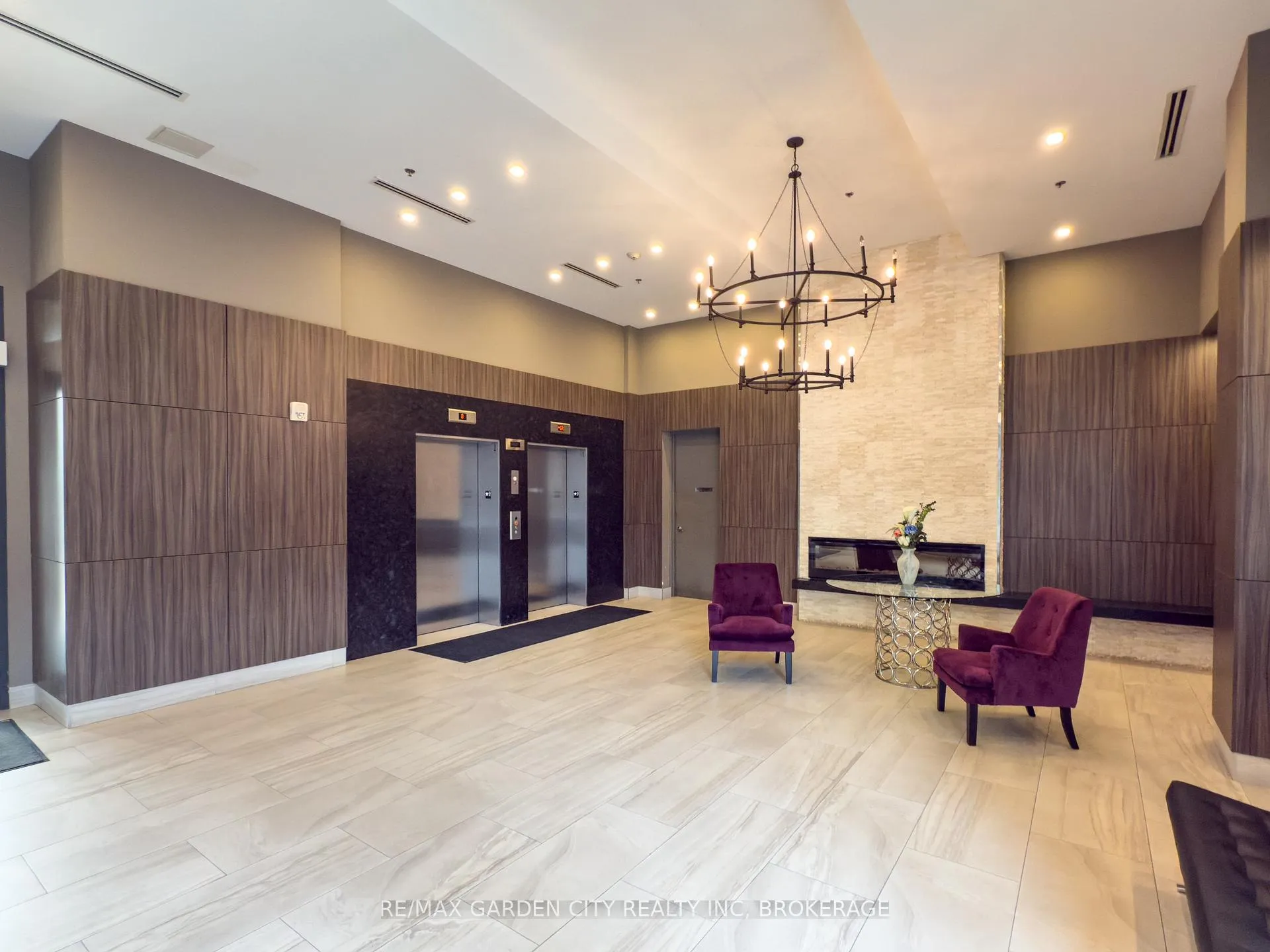 Photo 9 of Unit 304, 560 North Service Road, Grimsby, Grimsby Beach — HOMEH