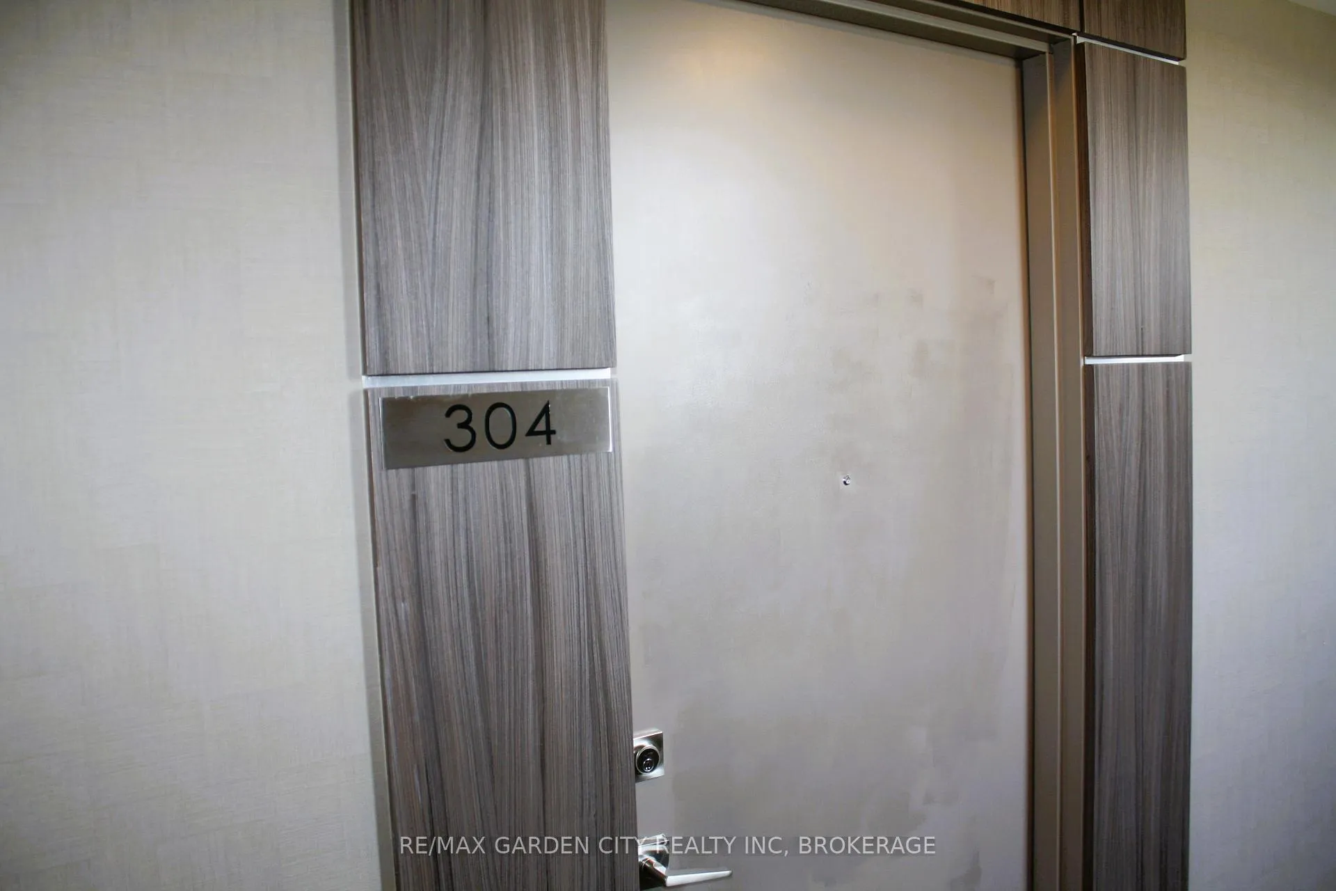 Photo 11 of Unit 304, 560 North Service Road, Grimsby, Grimsby Beach — HOMEH
