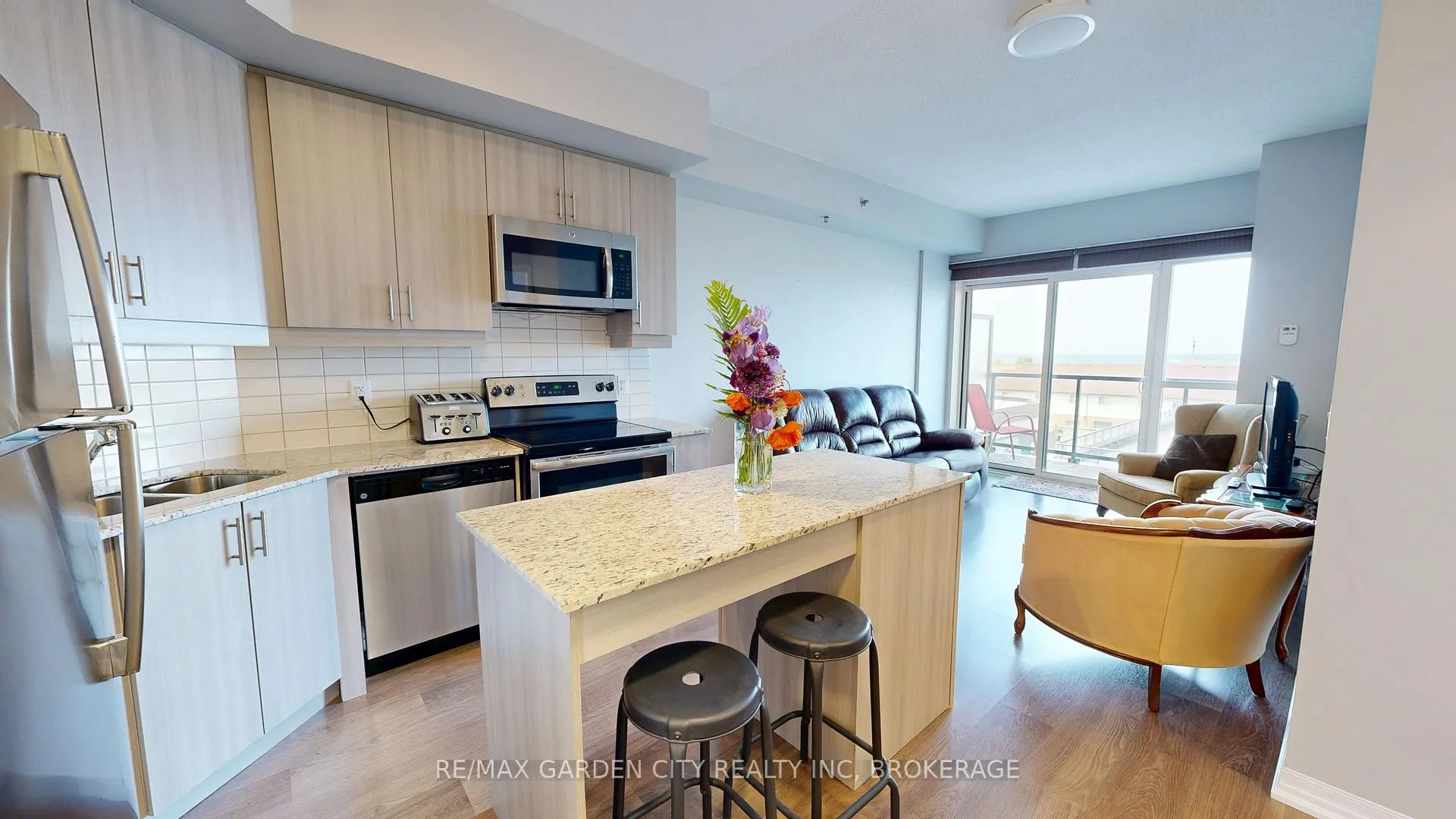 Photo 20 of Unit 304, 560 North Service Road, Grimsby, Grimsby Beach — HOMEH