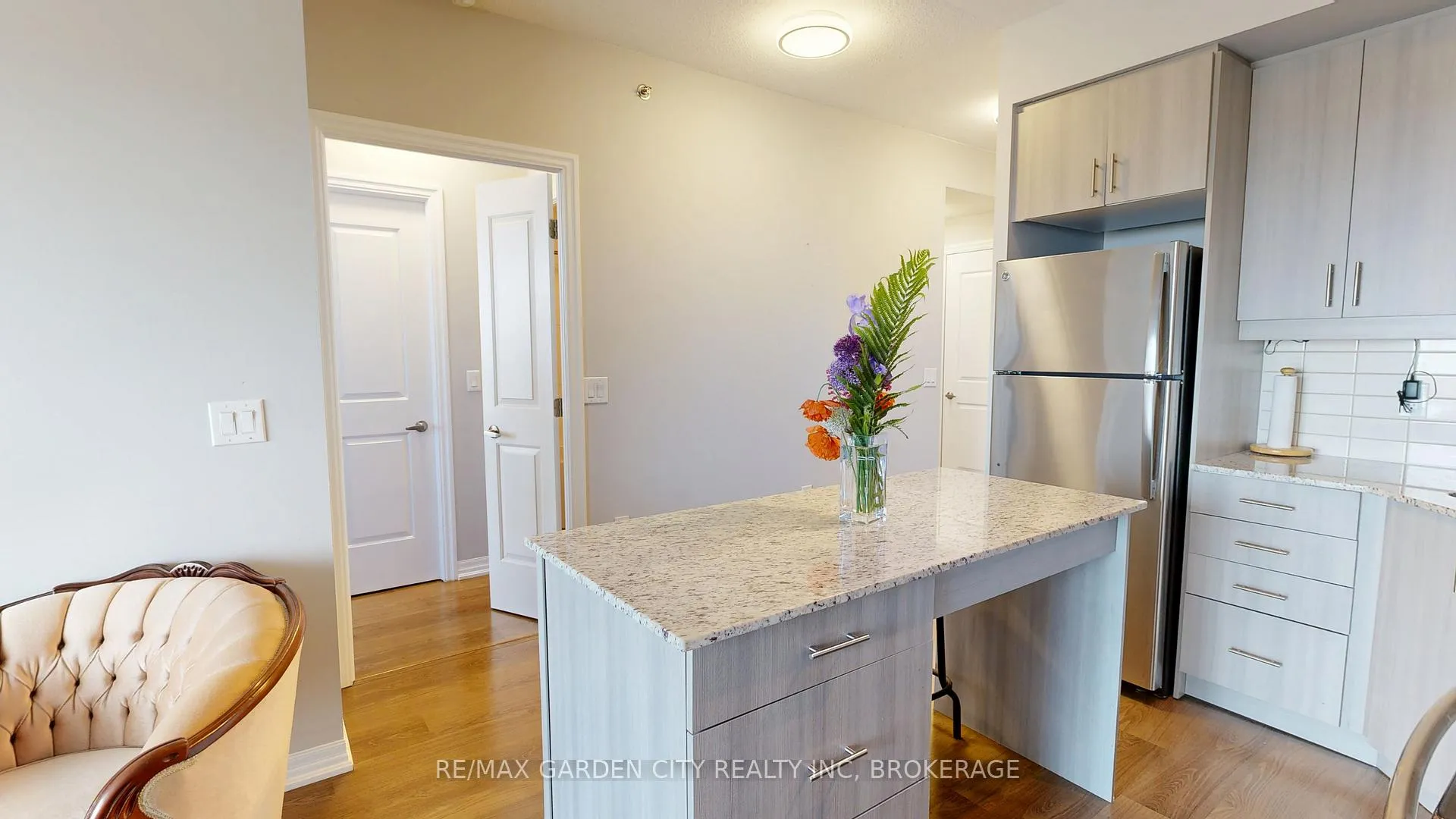 Photo 29 of Unit 304, 560 North Service Road, Grimsby, Grimsby Beach — HOMEH