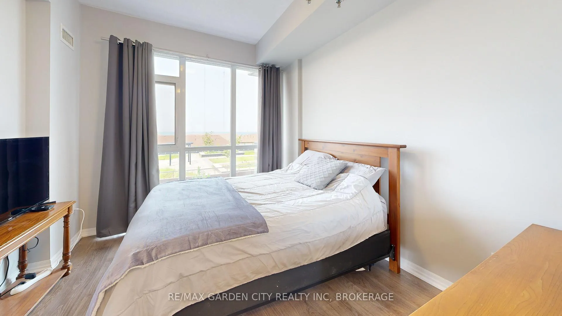 Photo 32 of Unit 304, 560 North Service Road, Grimsby, Grimsby Beach — HOMEH